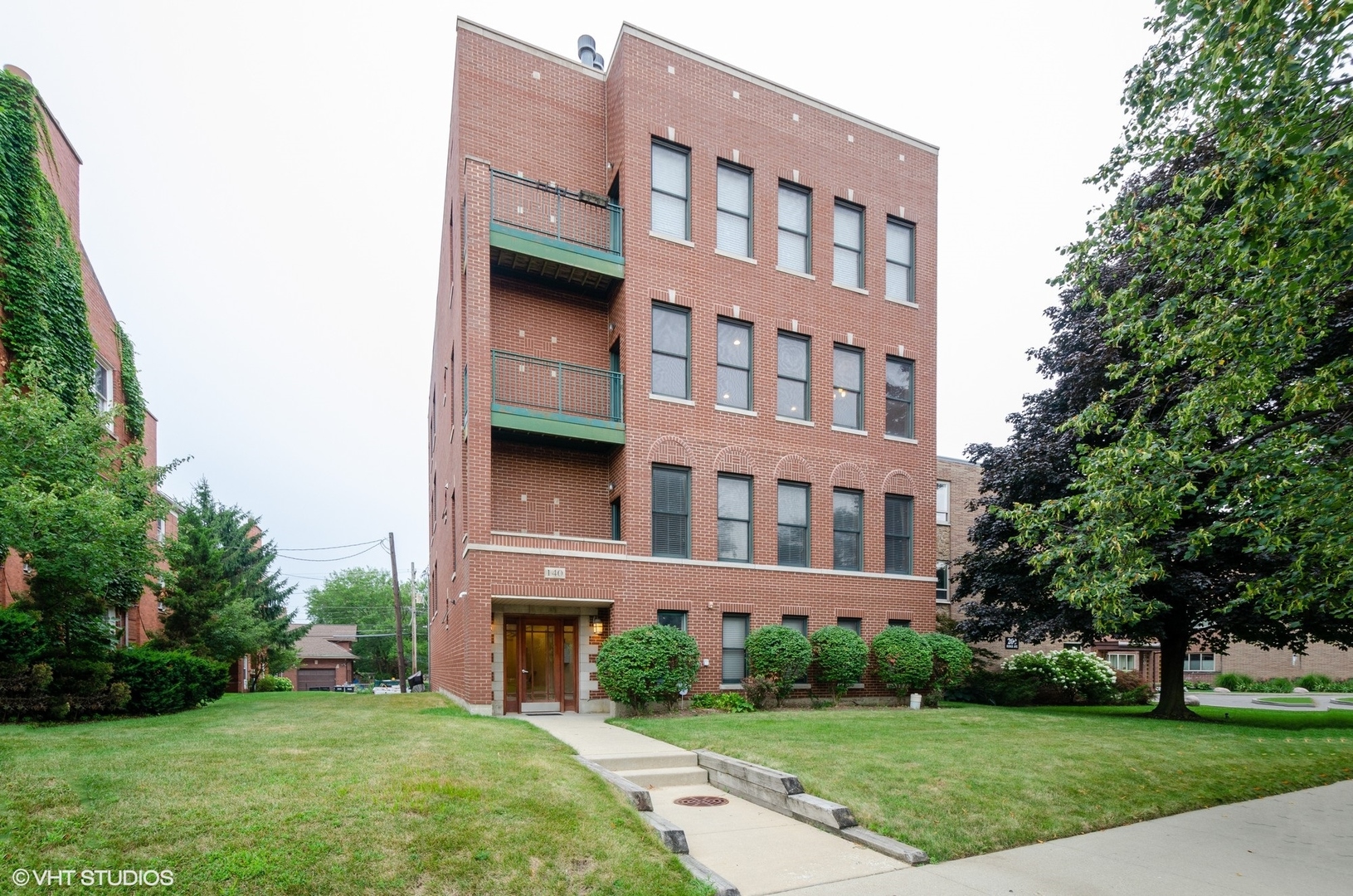 140 Ridge Avenue Unit: 2E