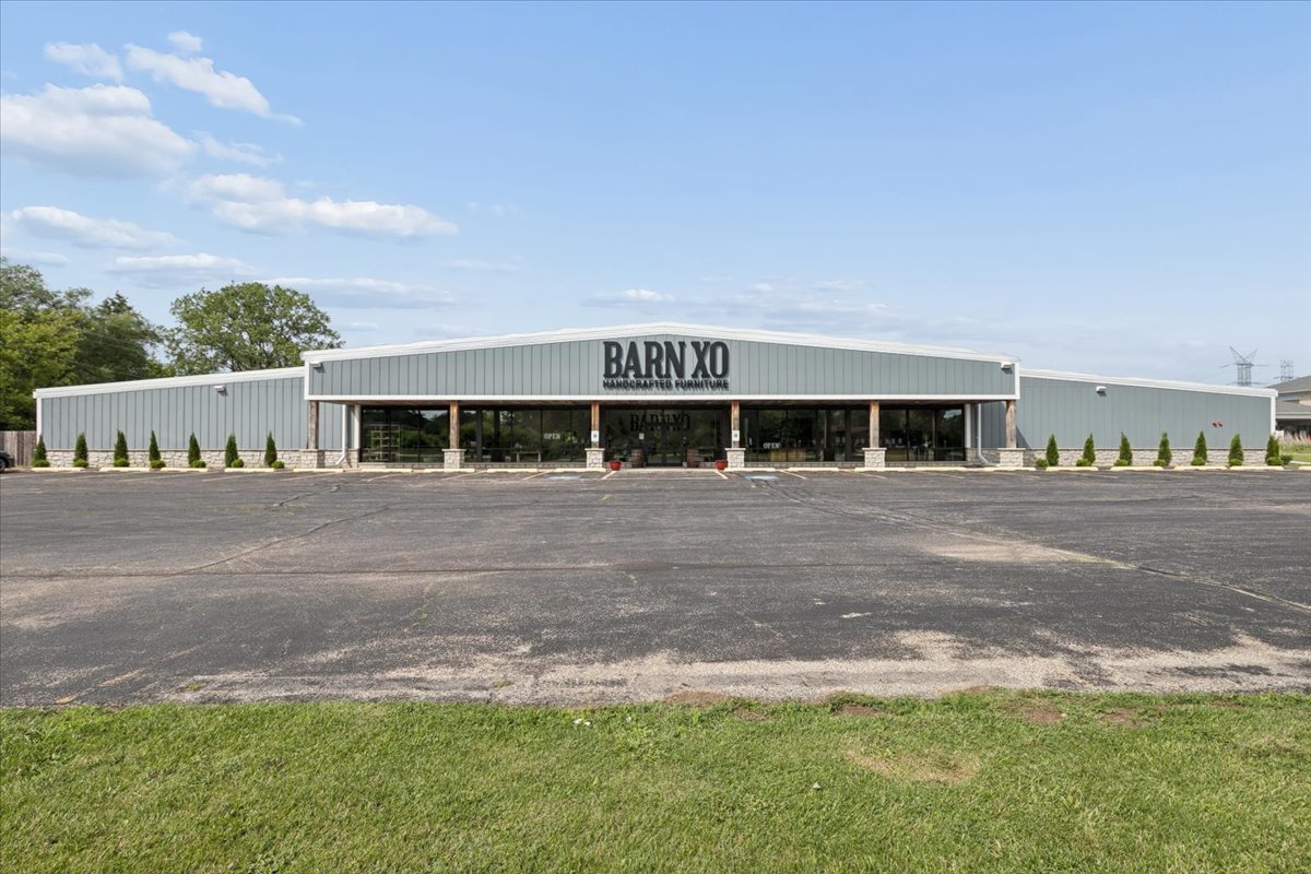 800 E US Highway 45