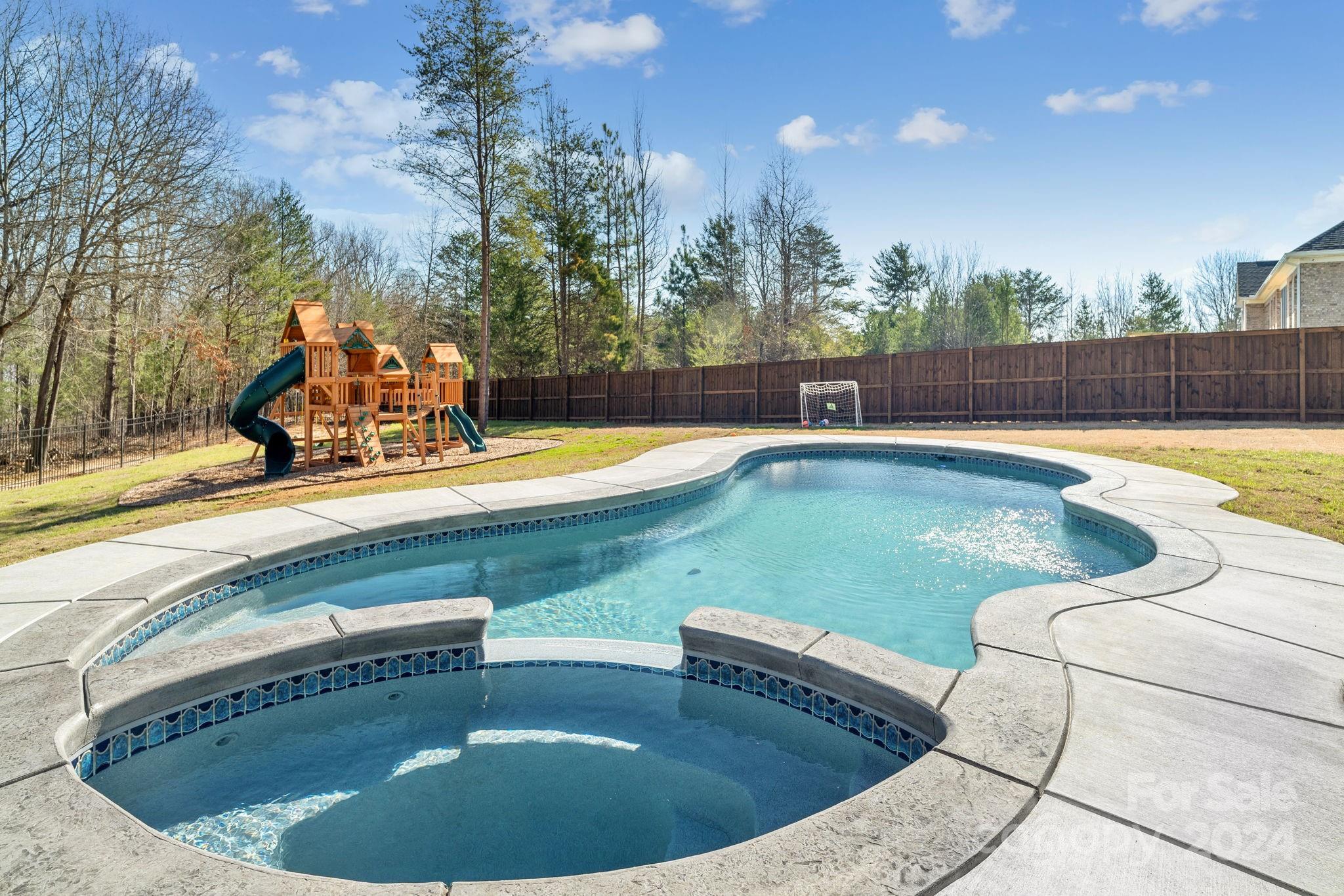1247 Sage Pine Circle