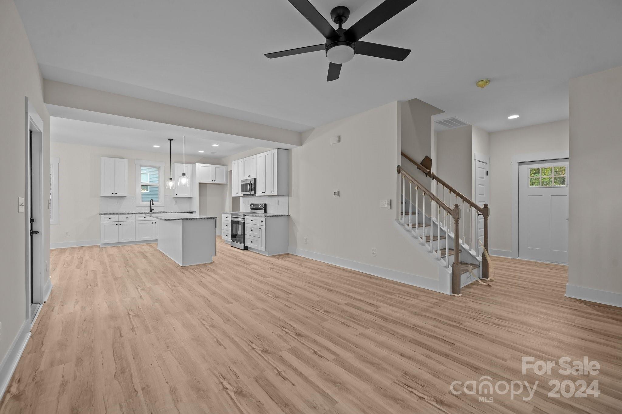 5163 Sawbill Lane