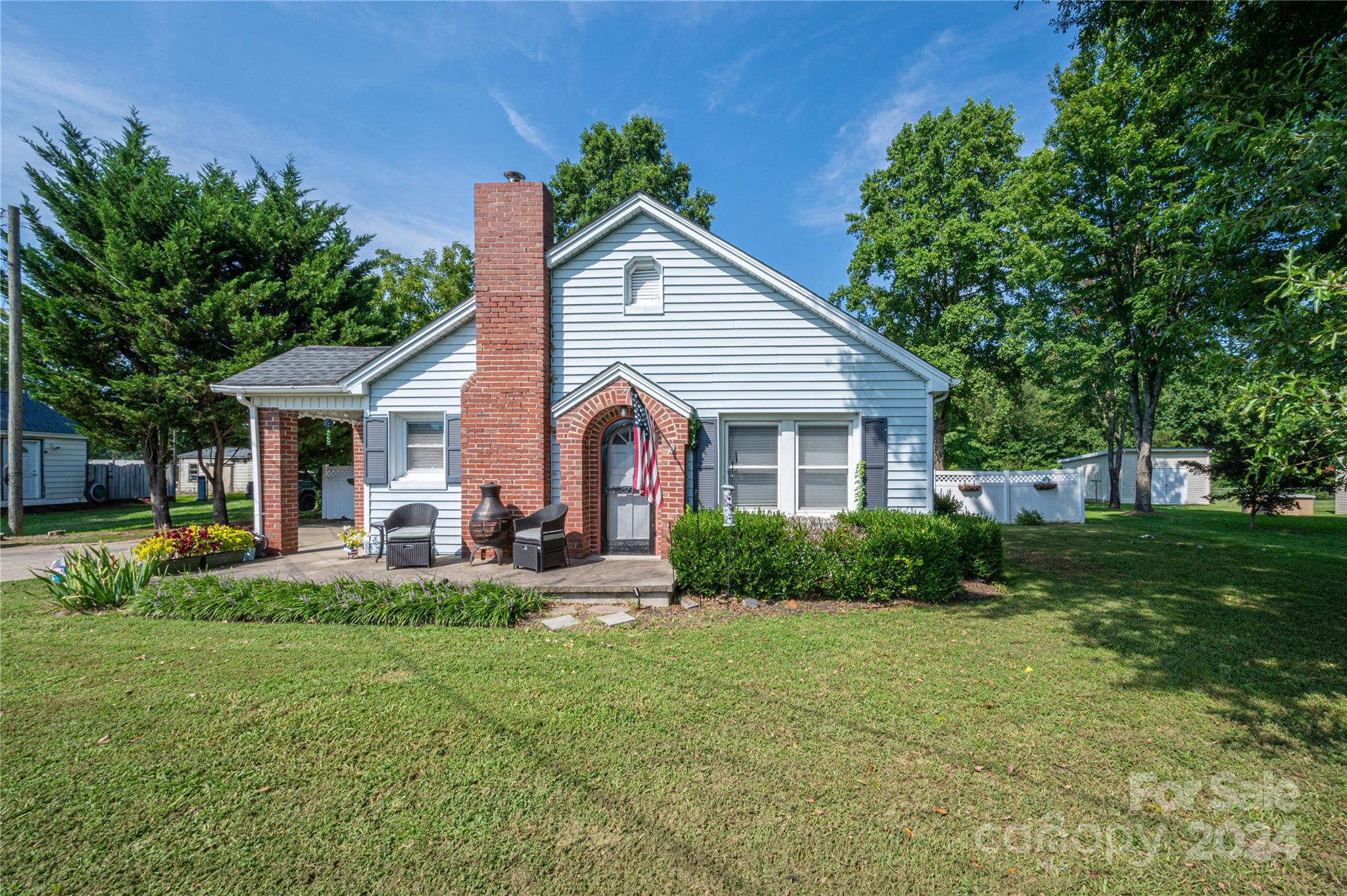 1537 N Piedmont Avenue