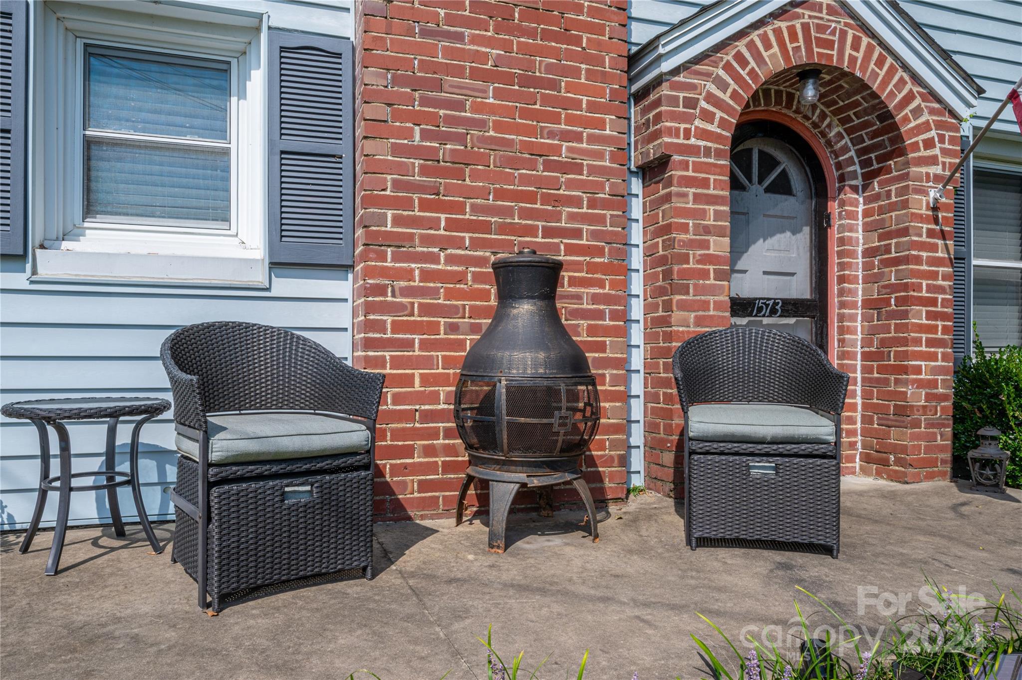 1537 N Piedmont Avenue