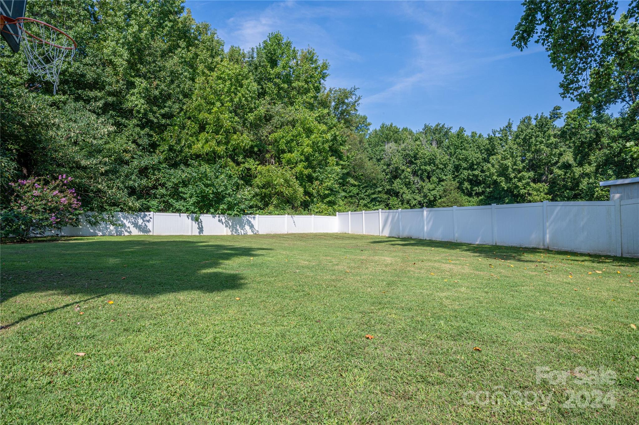 1537 N Piedmont Avenue