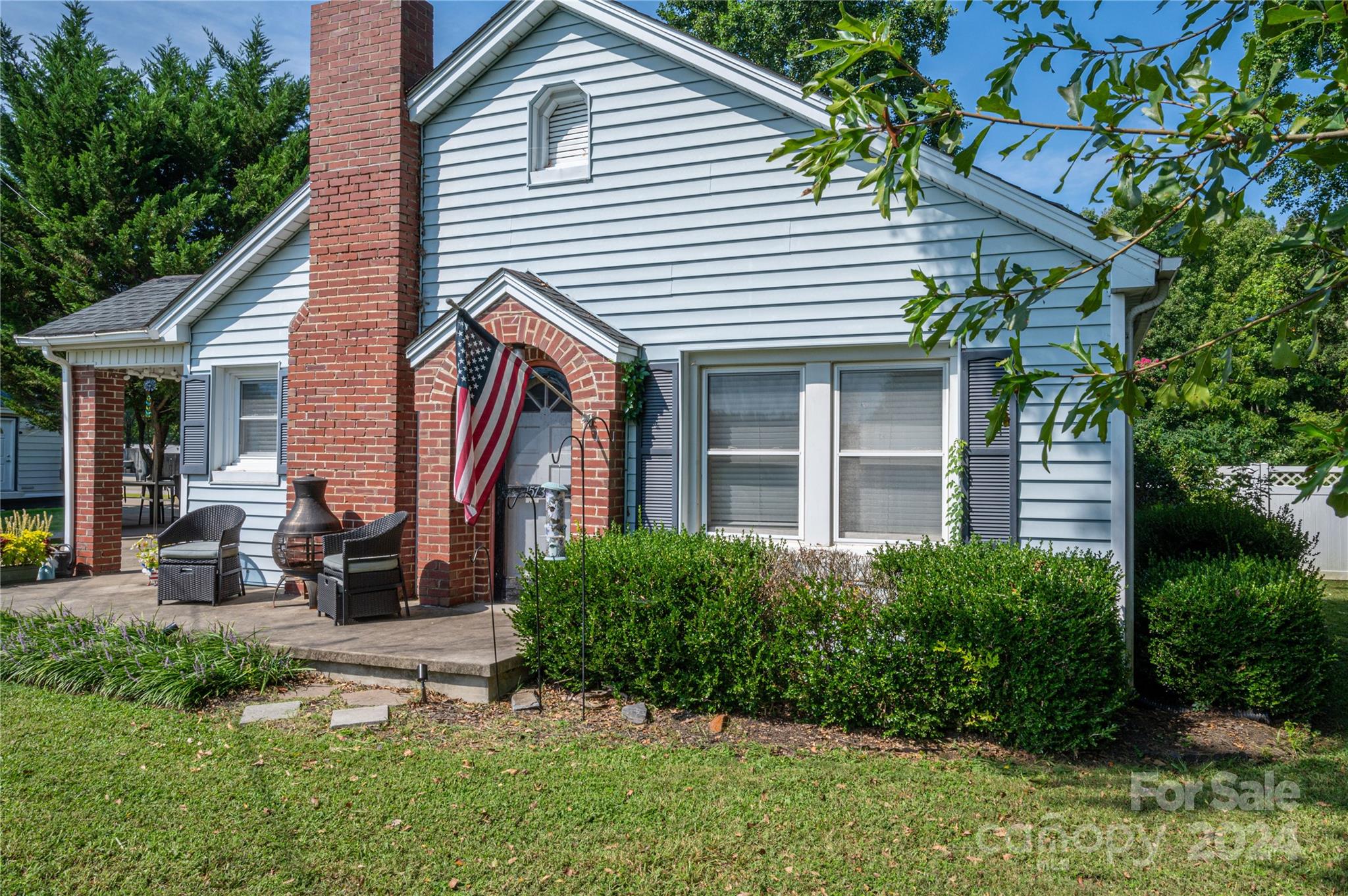 1537 N Piedmont Avenue