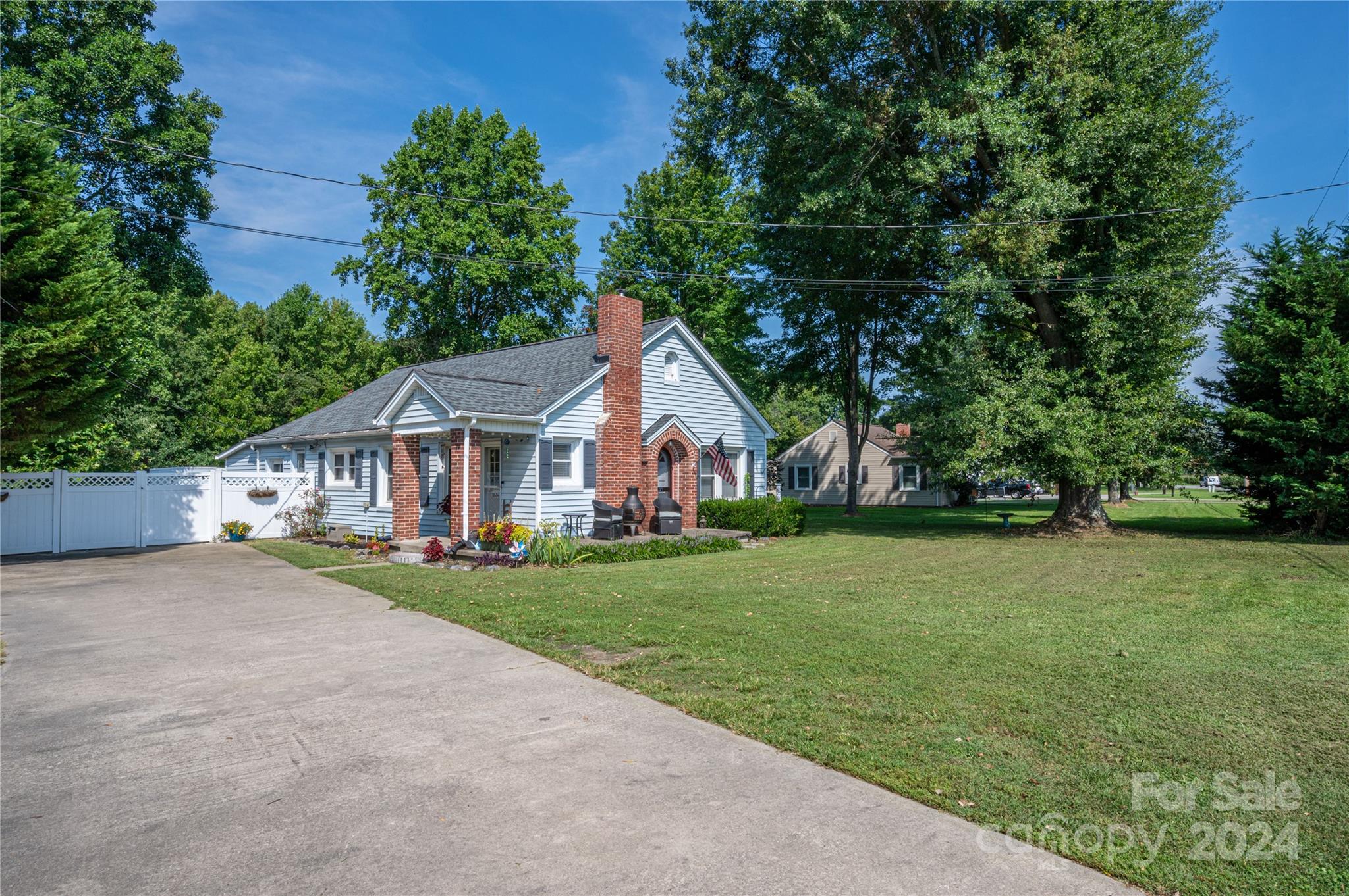 1537 N Piedmont Avenue
