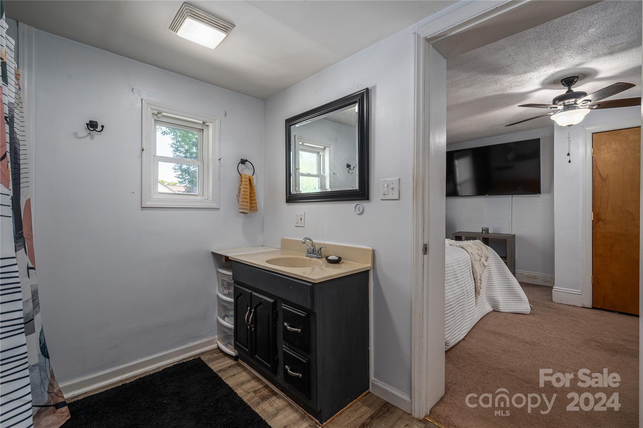 1537 N Piedmont Avenue