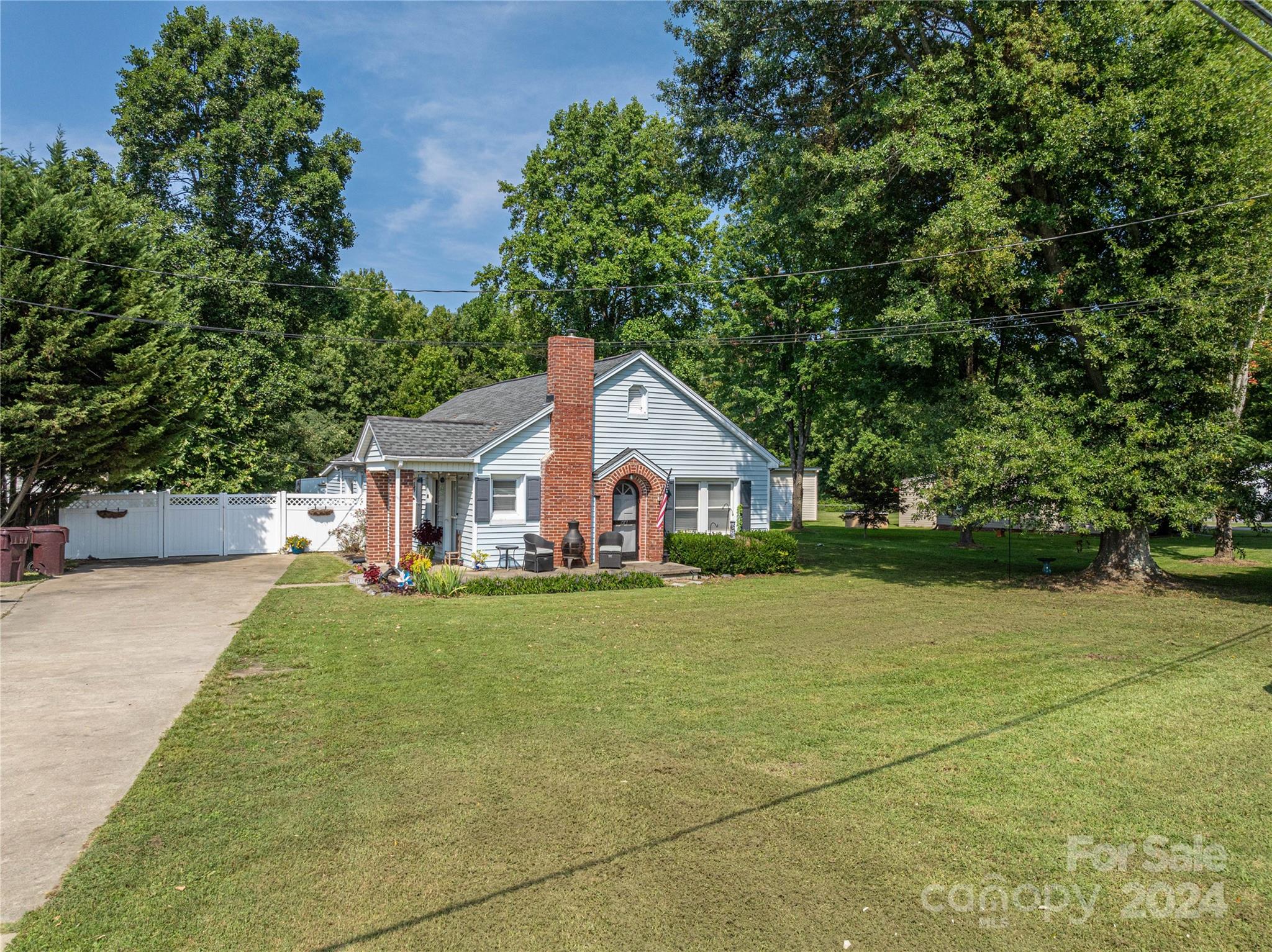 1537 N Piedmont Avenue