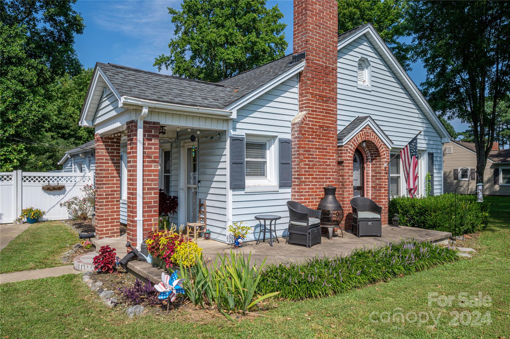 1537 N Piedmont Avenue