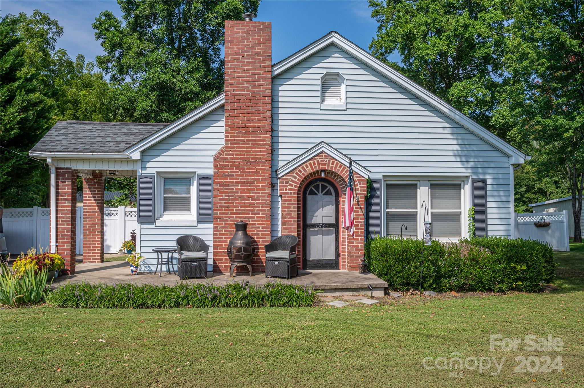 1537 N Piedmont Avenue