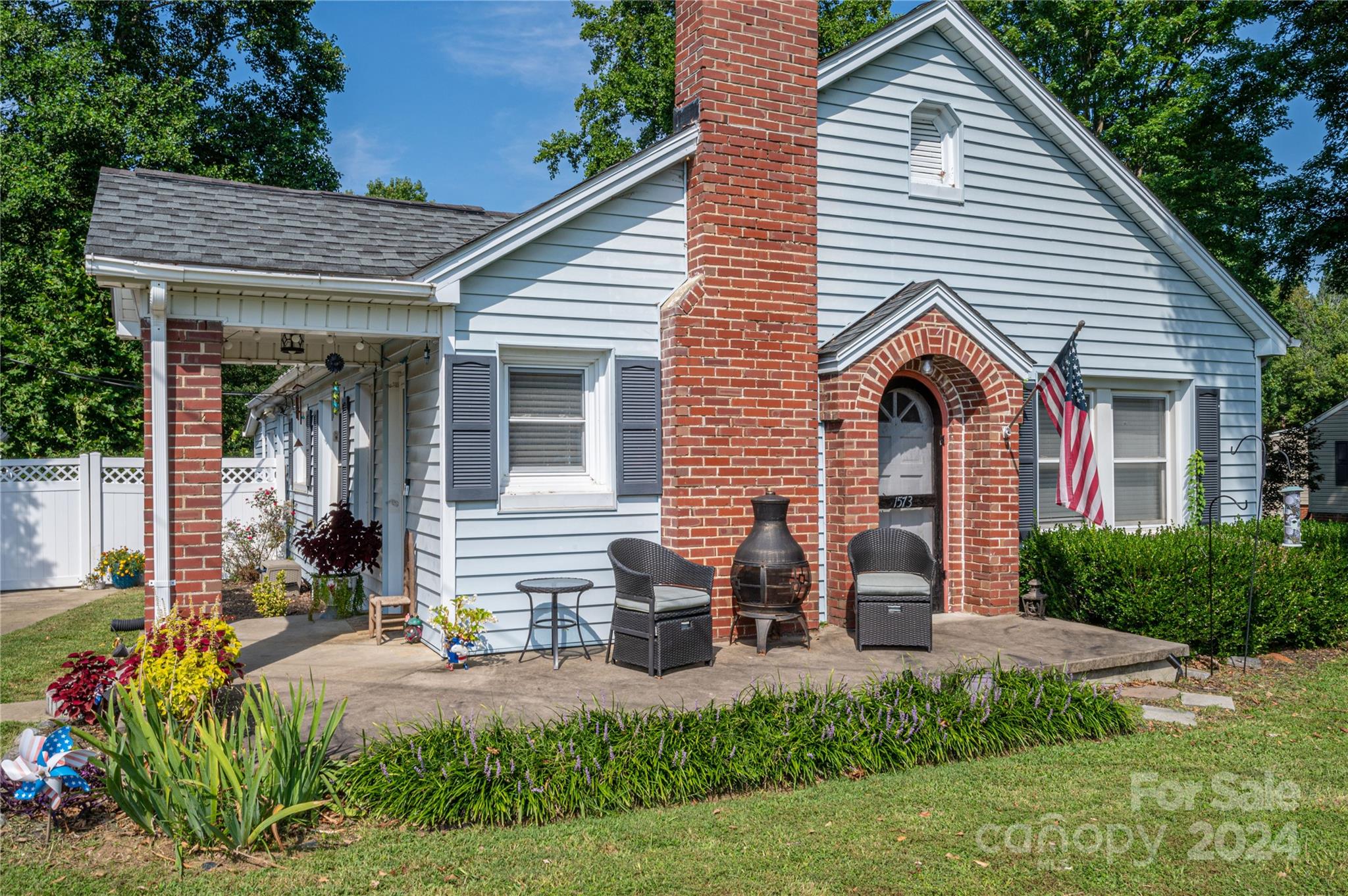 1537 N Piedmont Avenue