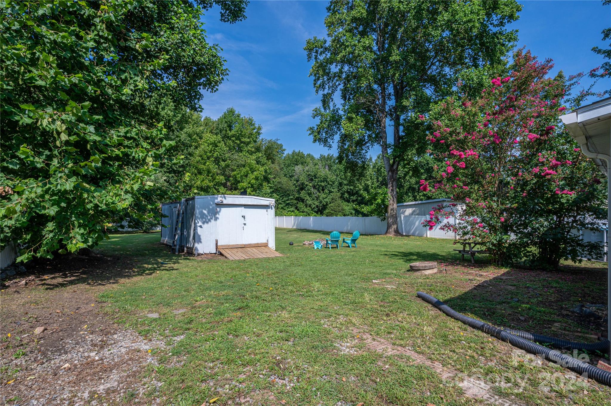 1537 N Piedmont Avenue