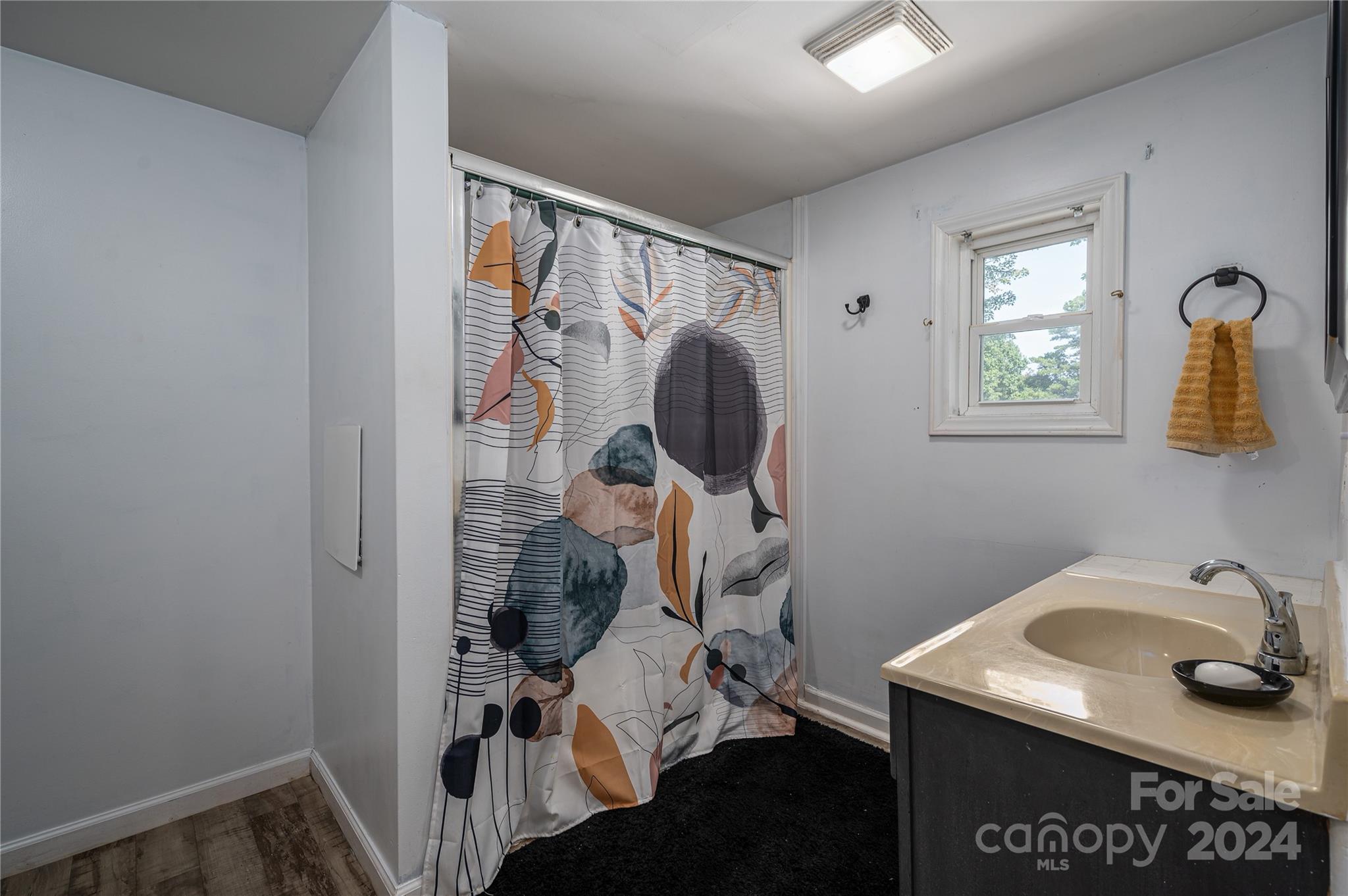 1537 N Piedmont Avenue