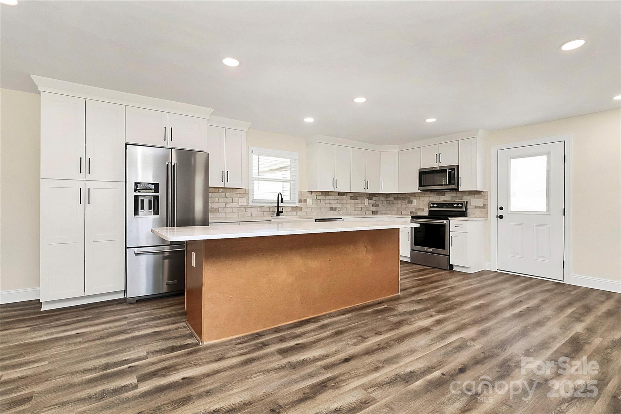2159 Greenleaf Road