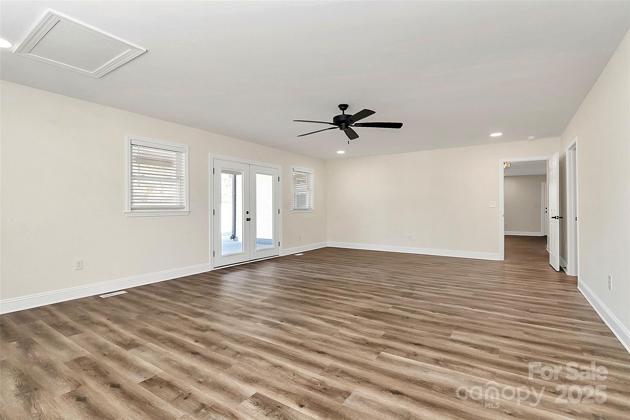 2159 Greenleaf Road