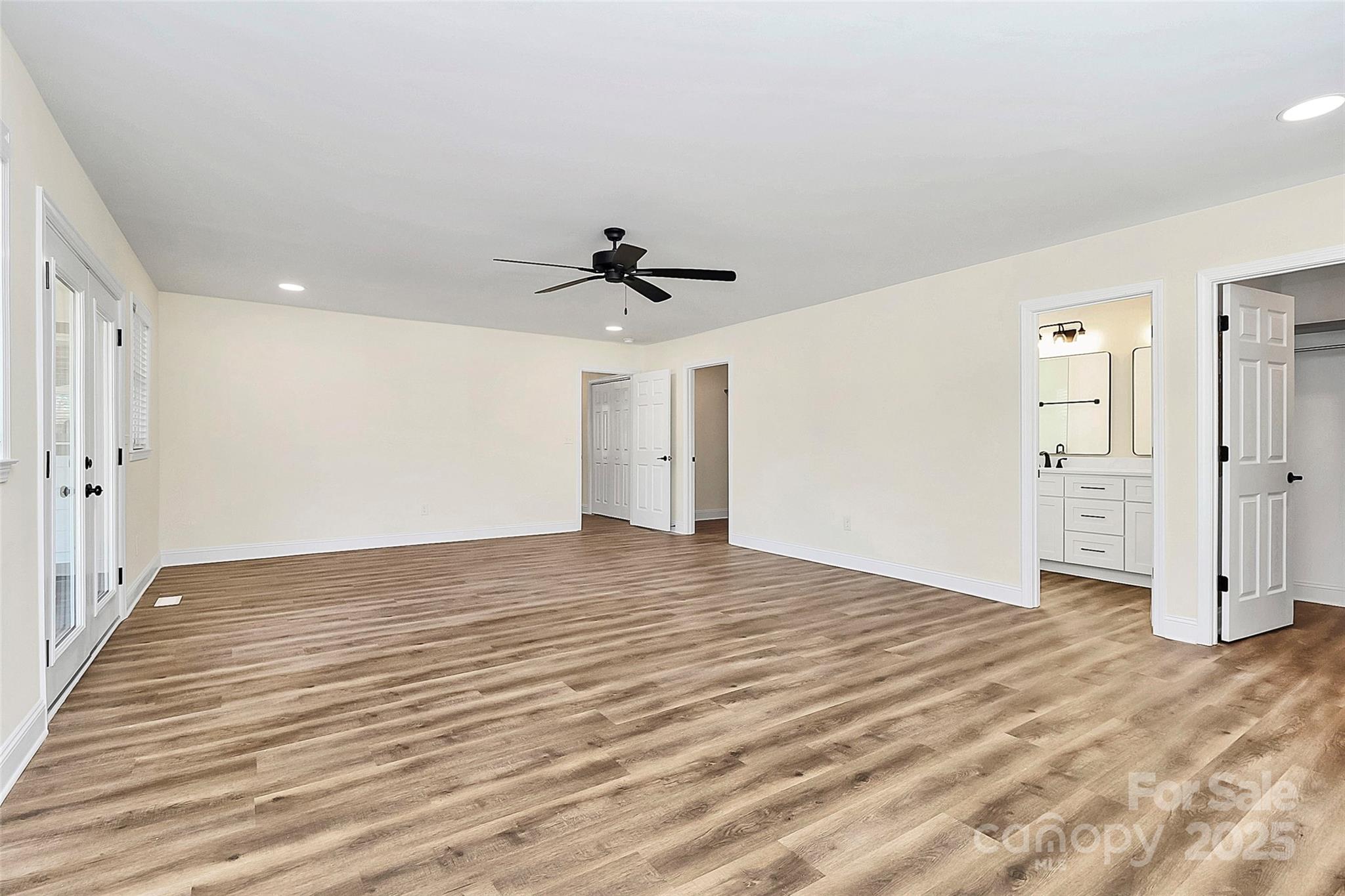 2159 Greenleaf Road