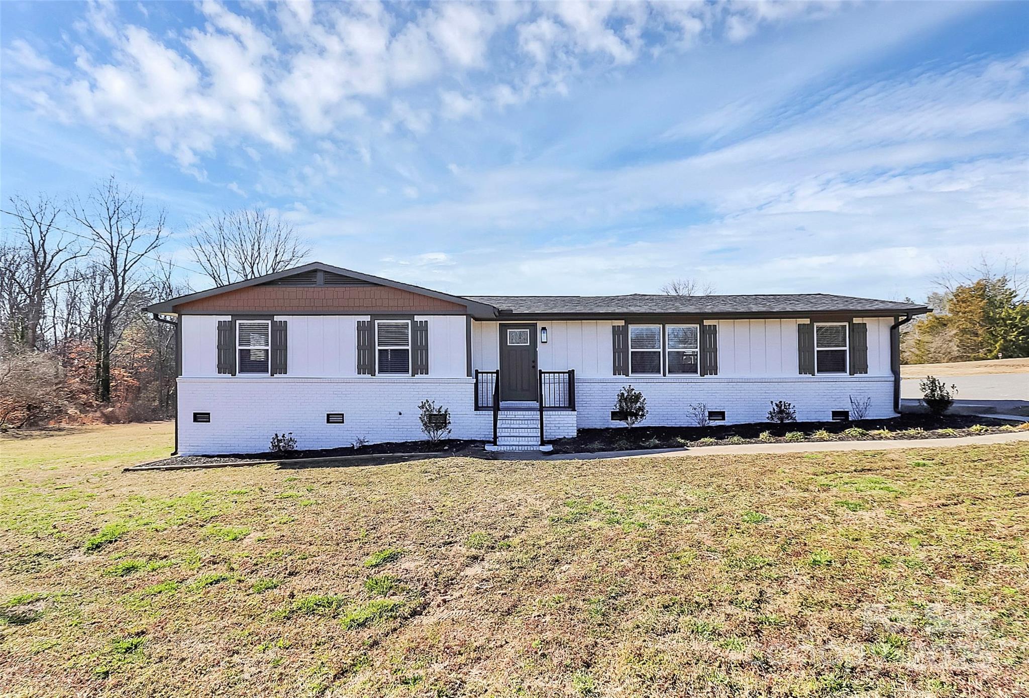 2159 Greenleaf Road