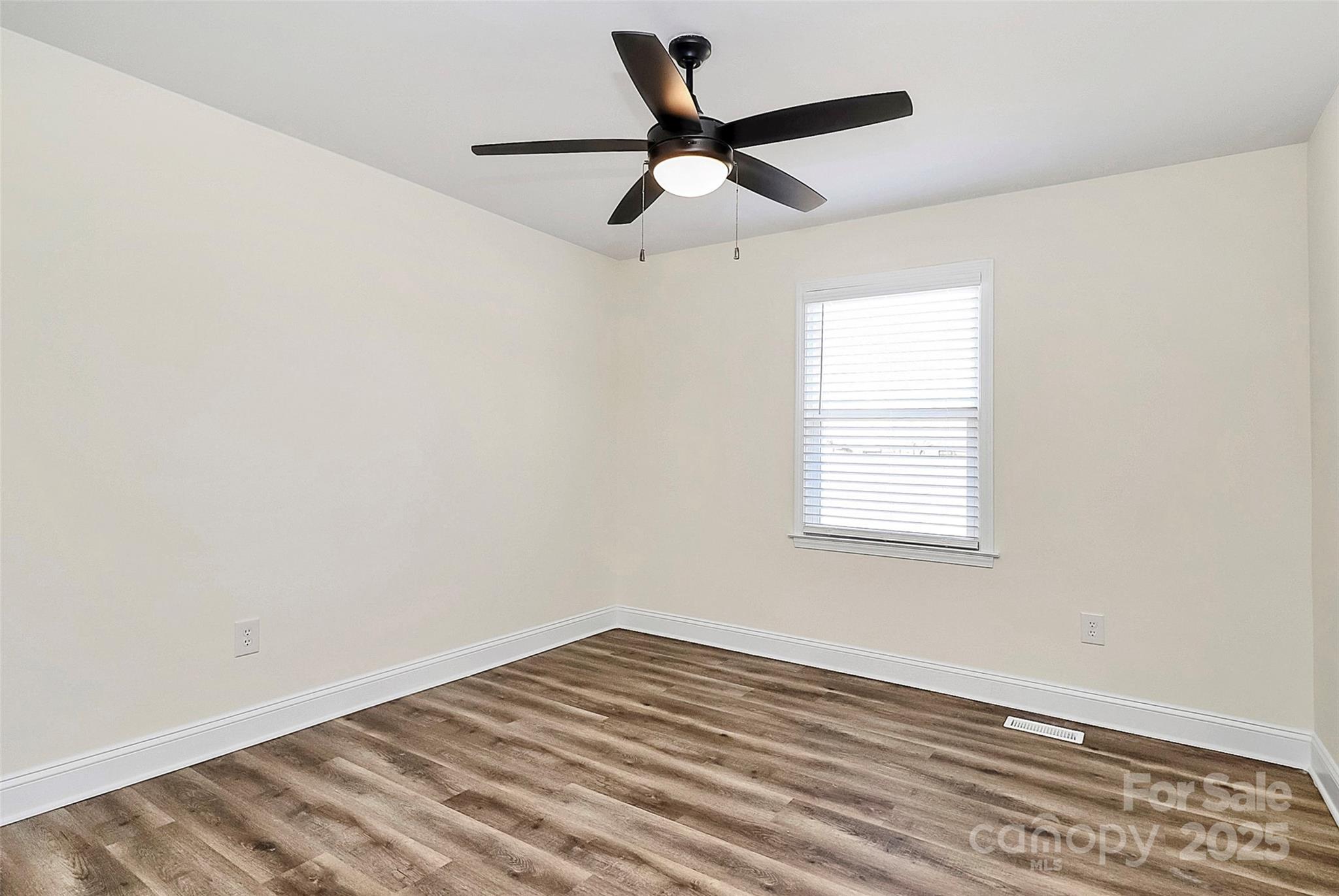 2159 Greenleaf Road