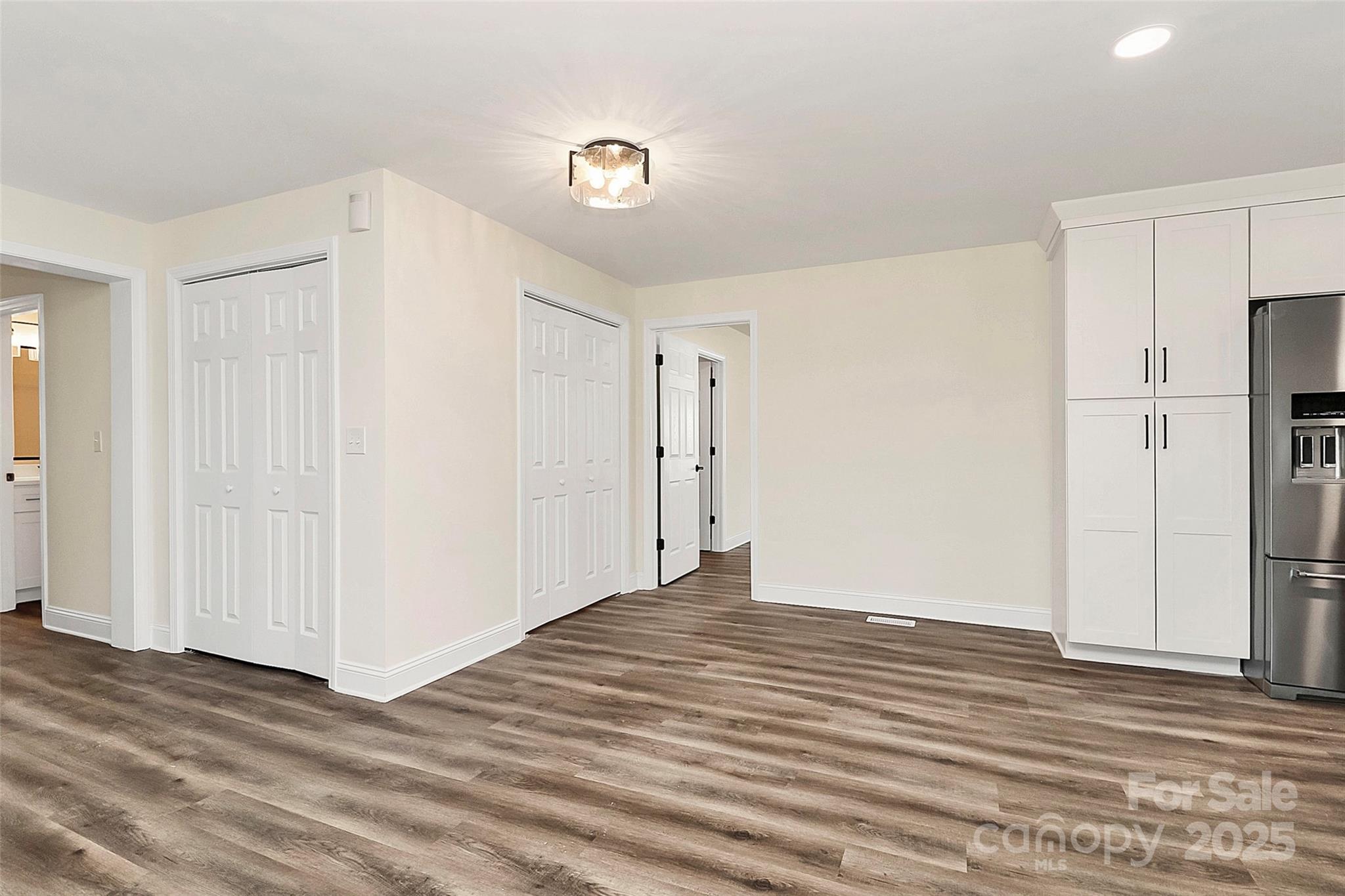 2159 Greenleaf Road
