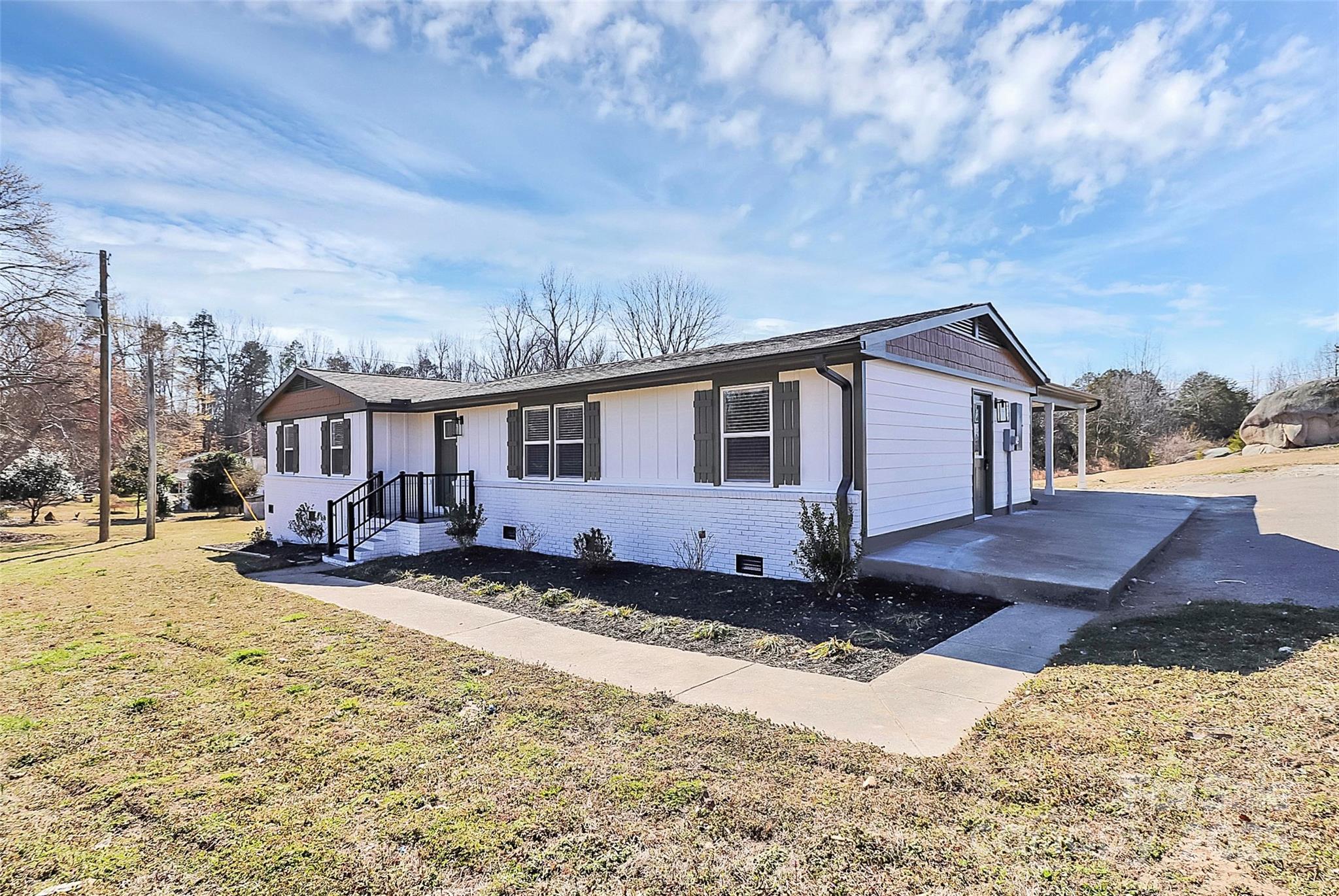 2159 Greenleaf Road