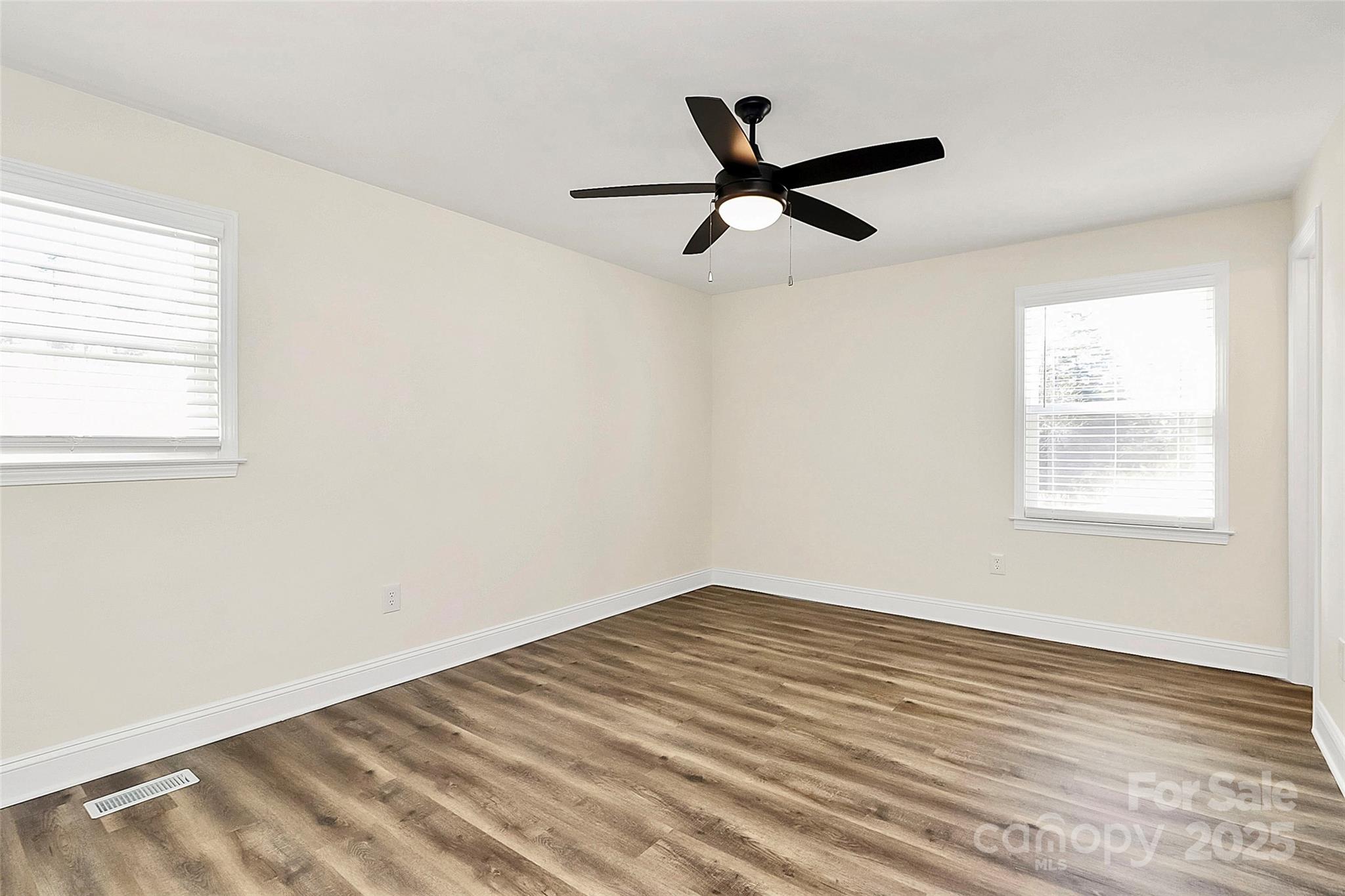 2159 Greenleaf Road