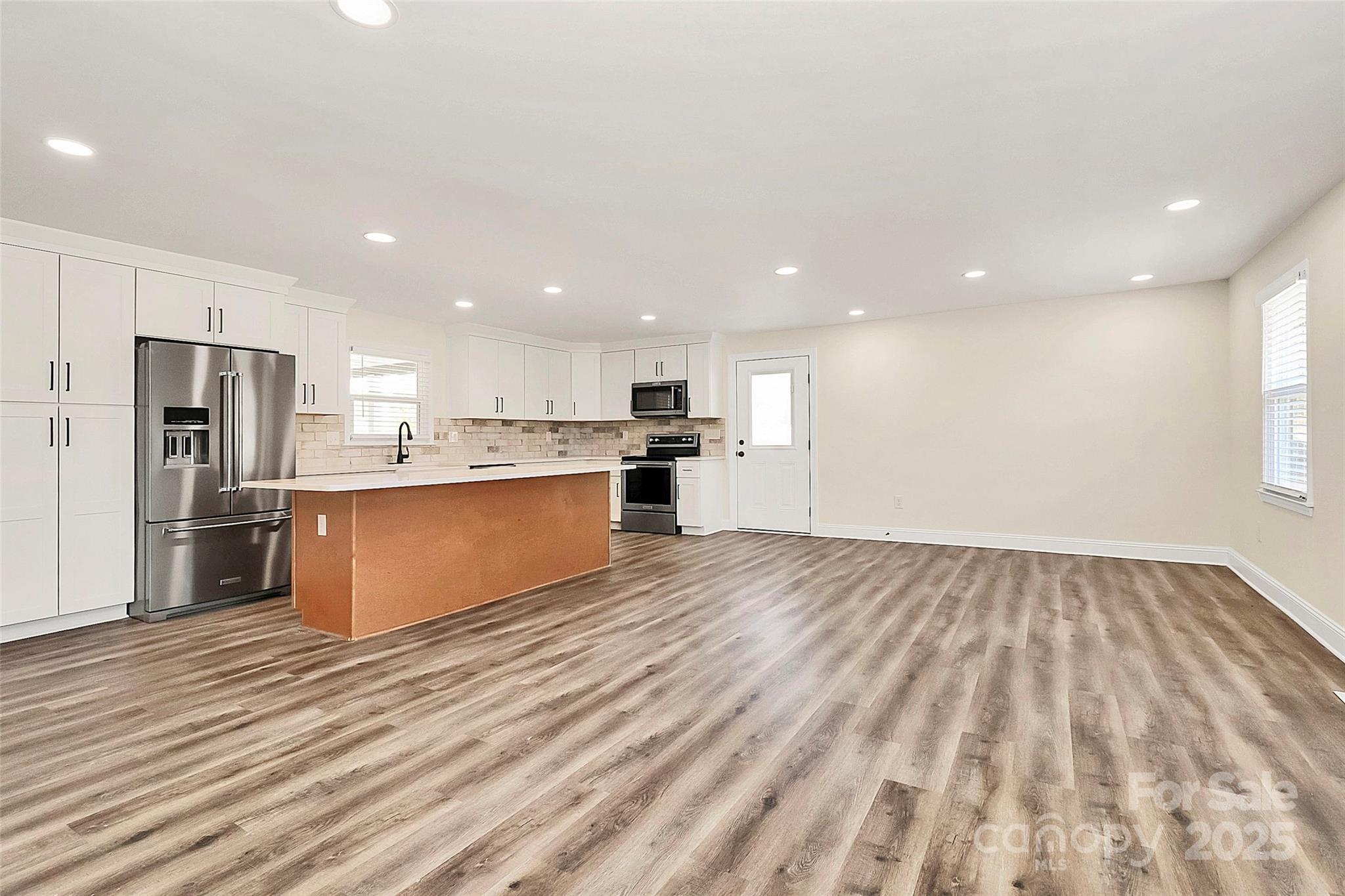 2159 Greenleaf Road