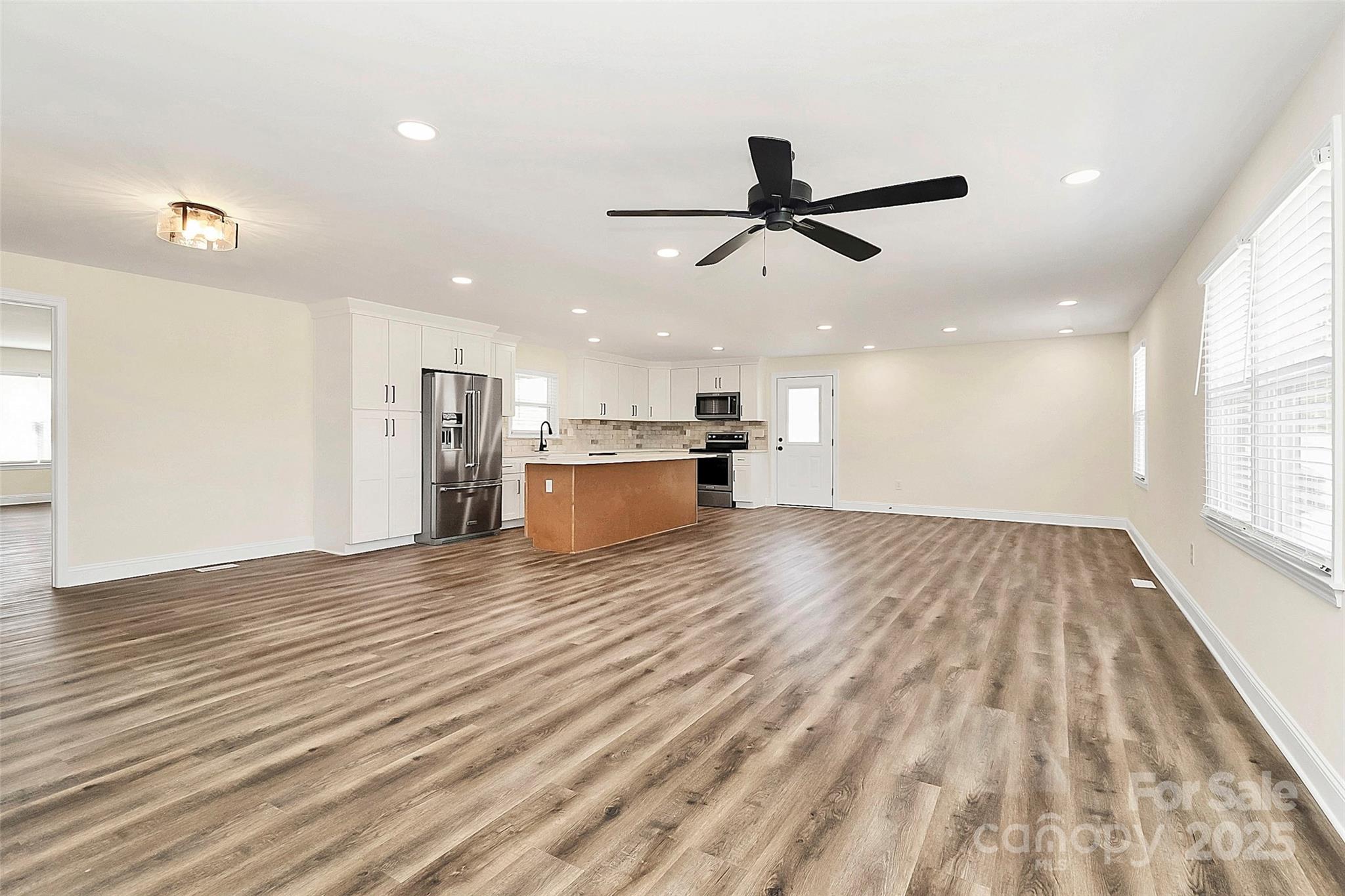 2159 Greenleaf Road