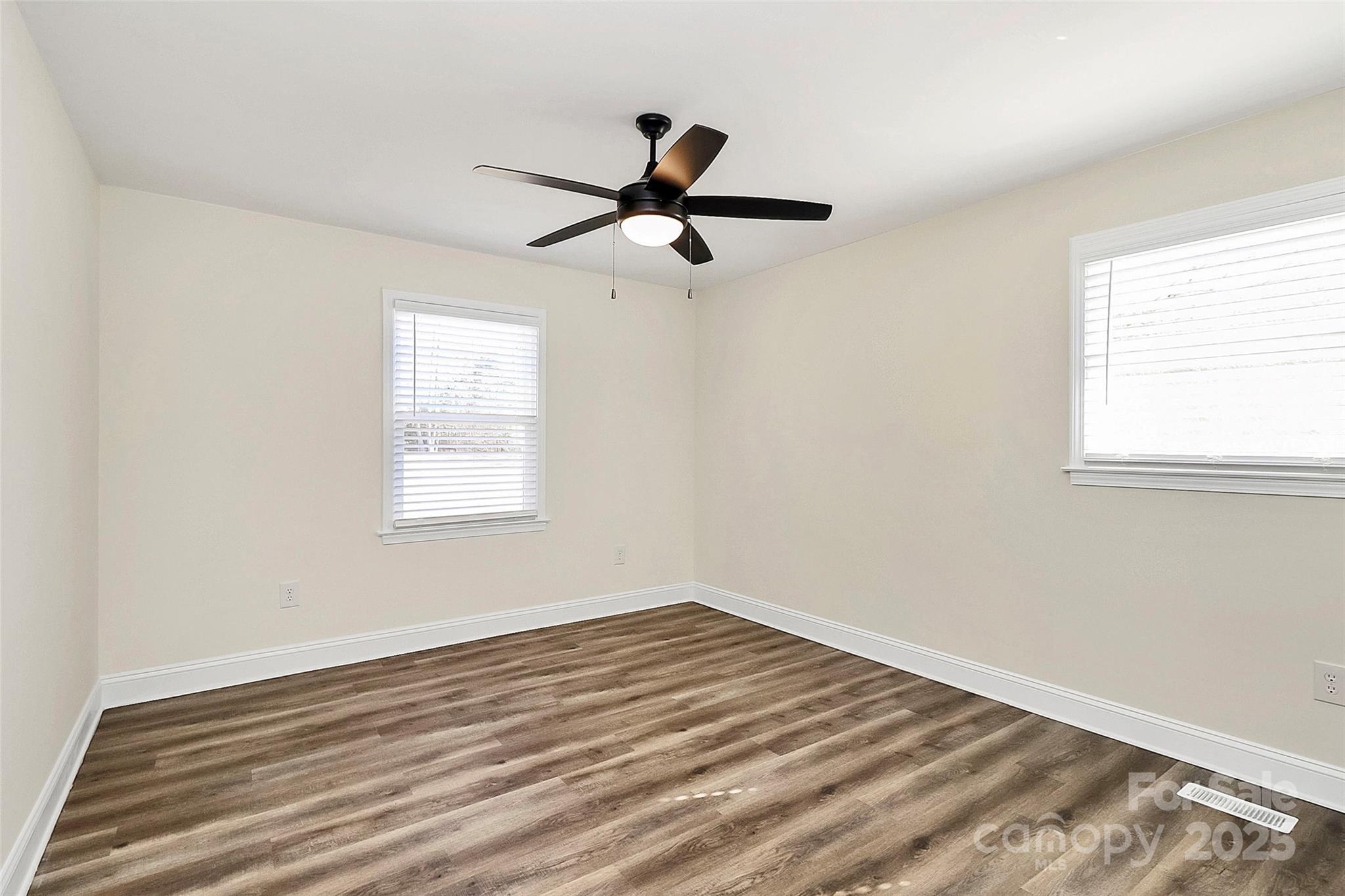 2159 Greenleaf Road