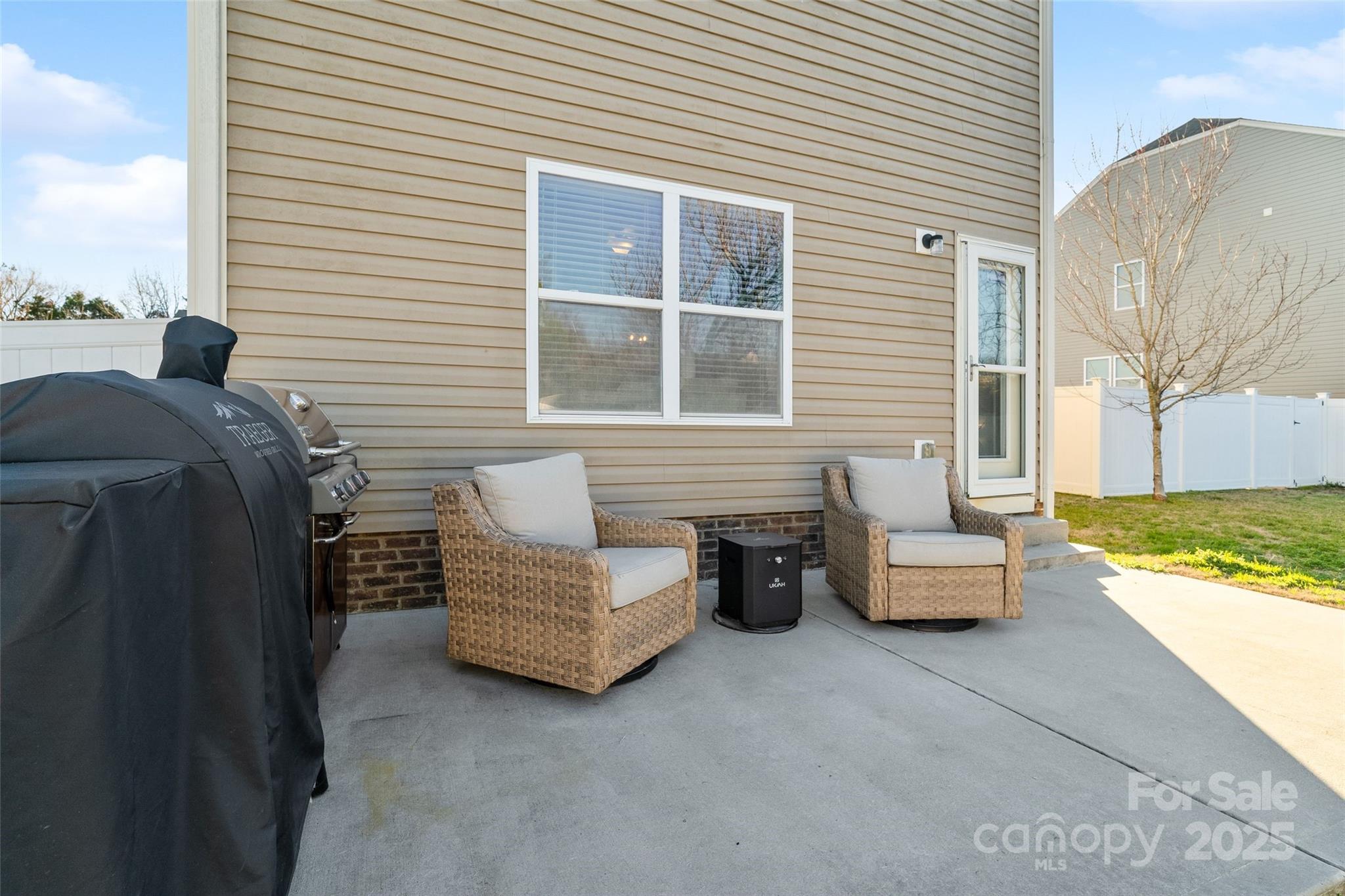 1065 Ellis Pond Drive