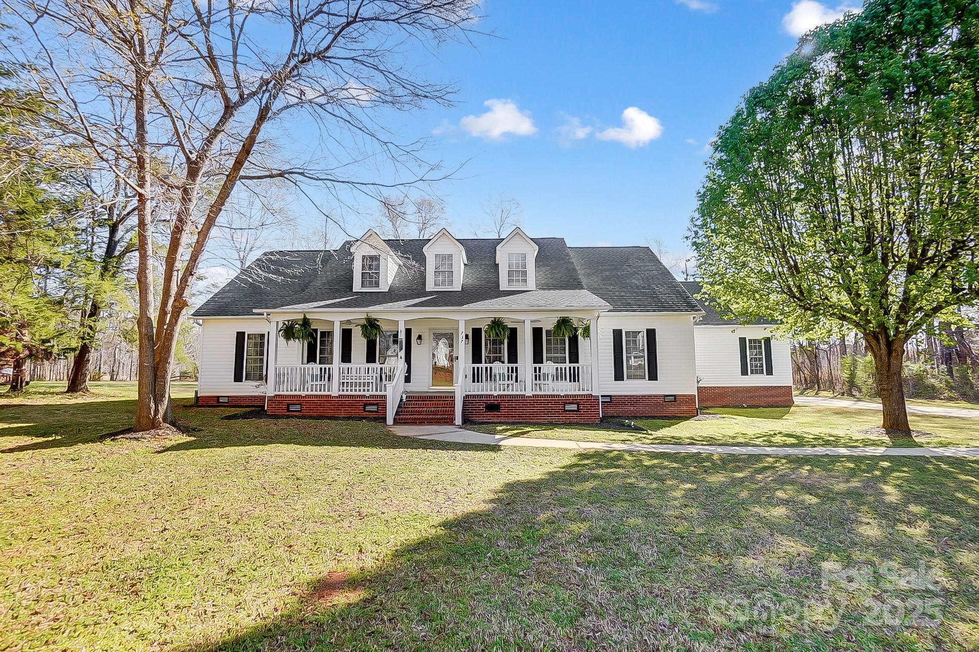 737 Sanside Drive
