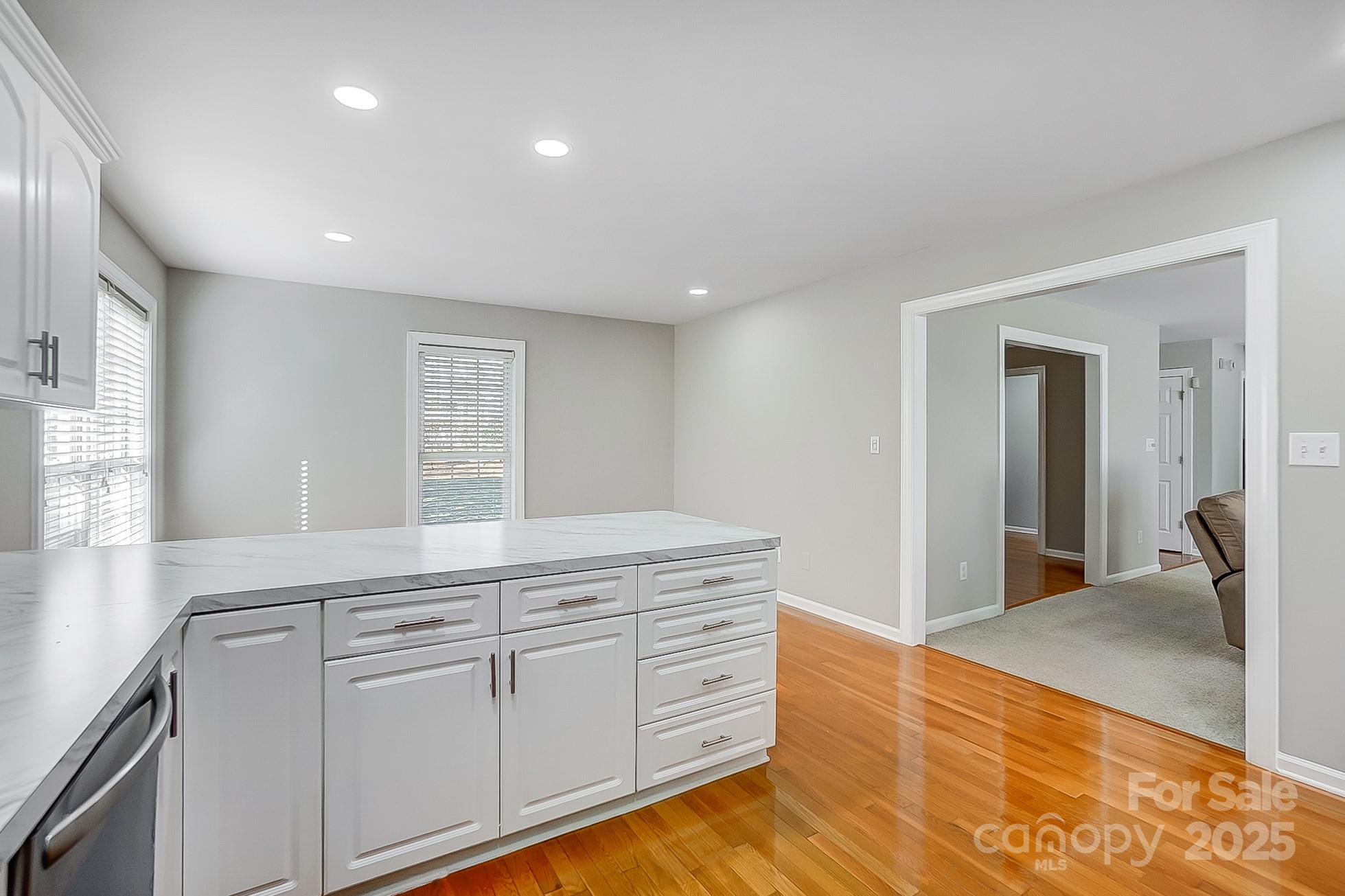 737 Sanside Drive