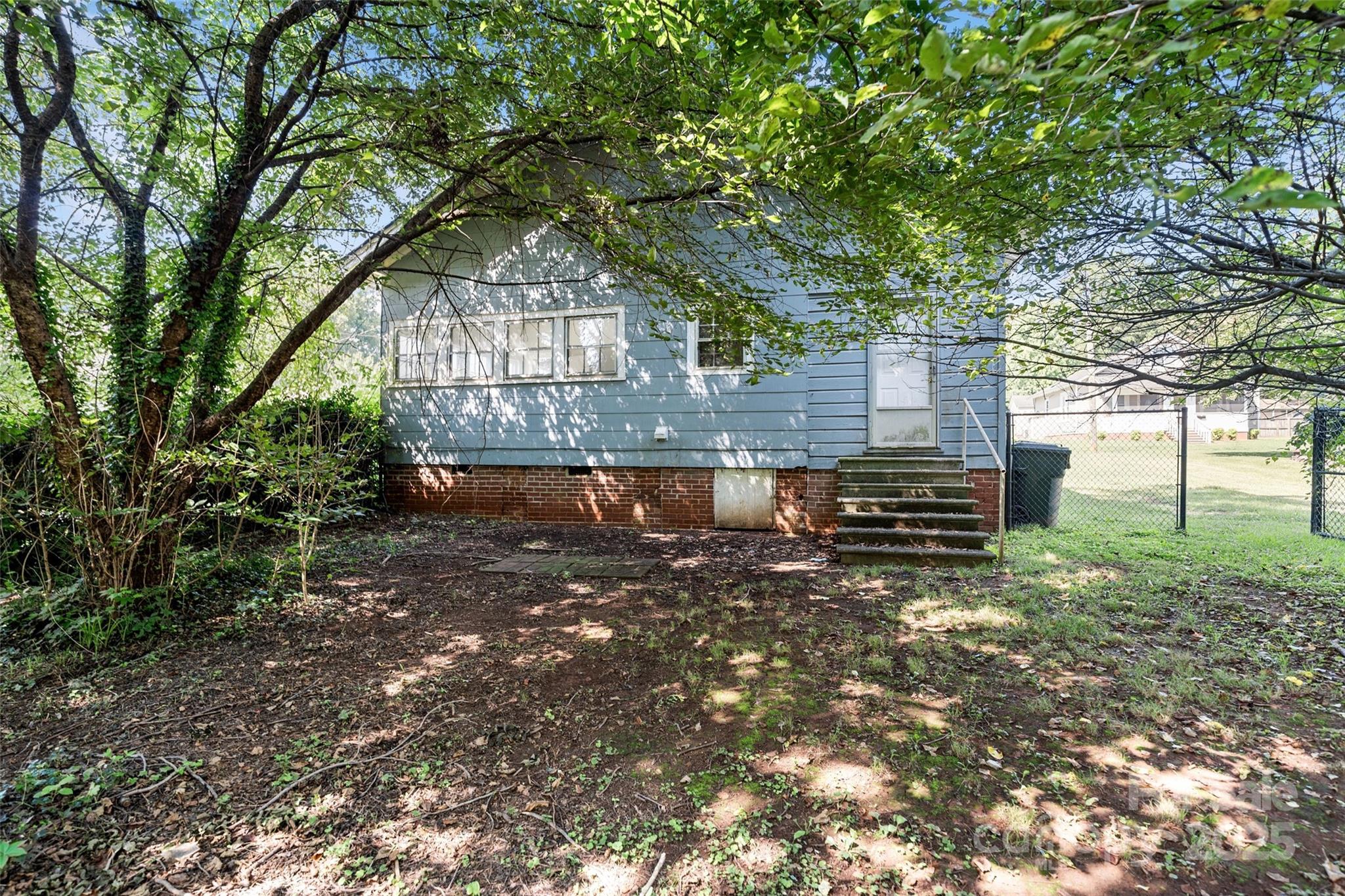 404 Community Street