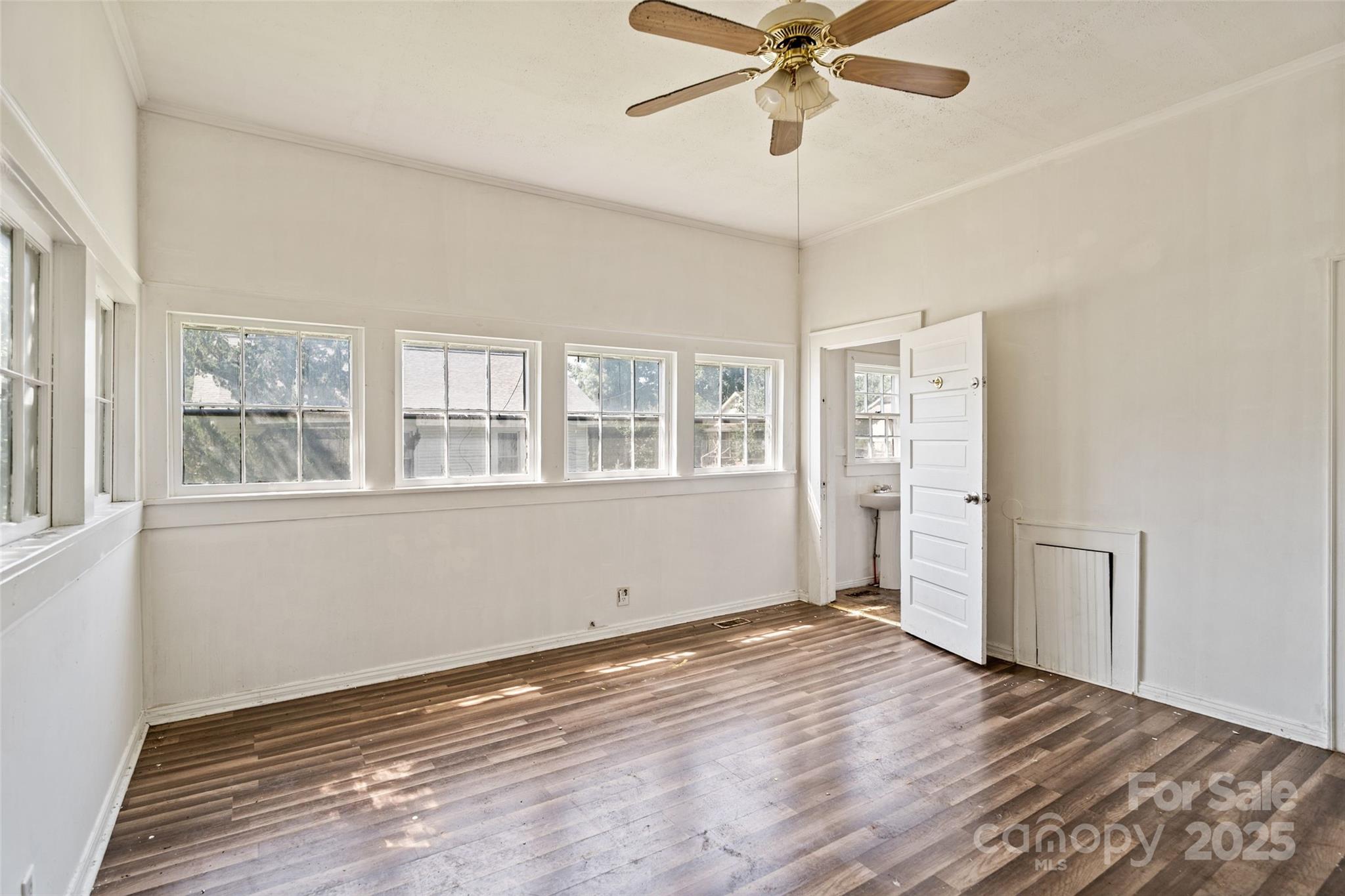 404 Community Street