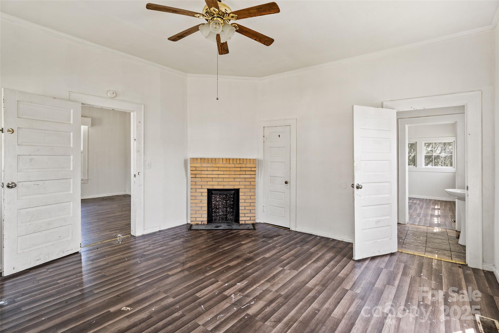 404 Community Street