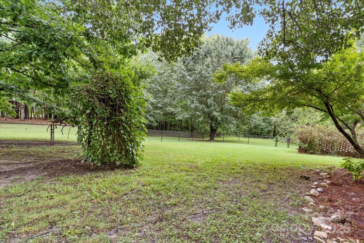 1774 Highway 55 Highway E
