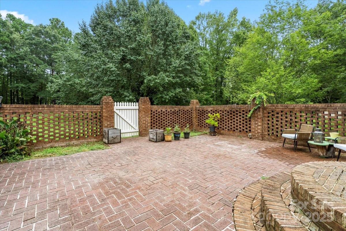 1774 Highway 55 Highway E