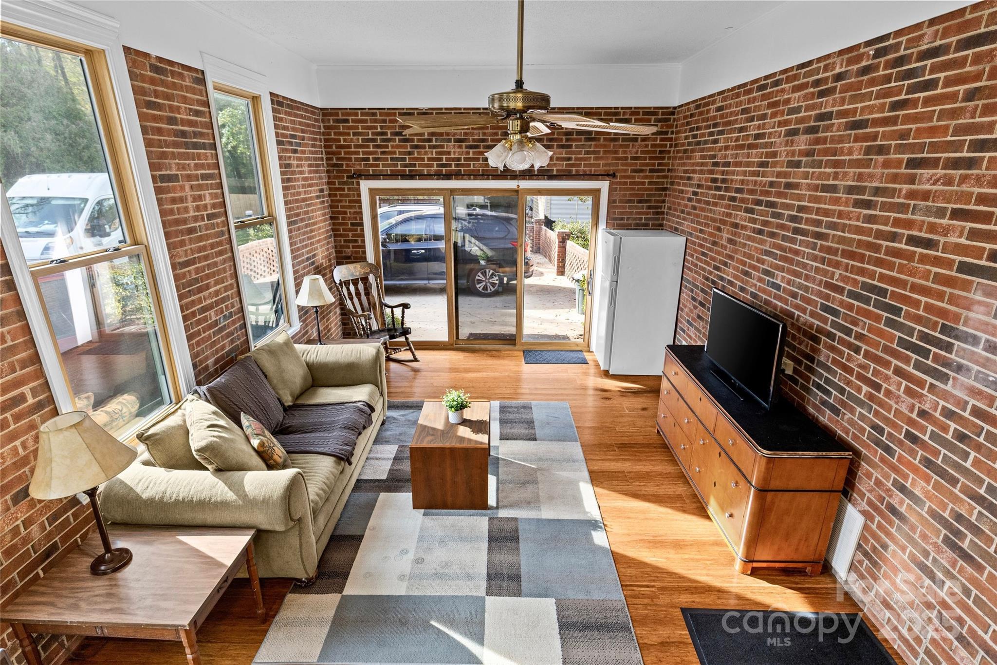 1949 Candlewick Drive