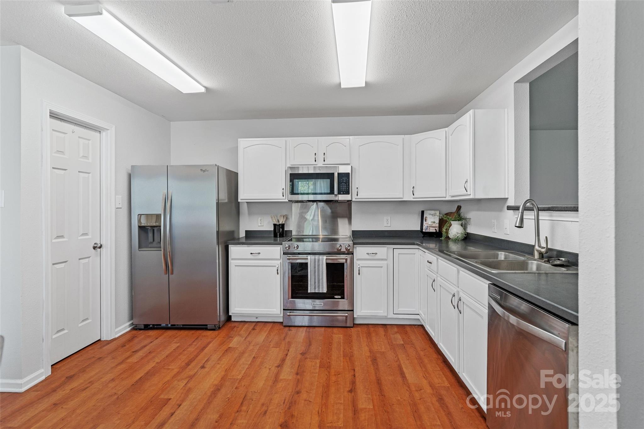 1961 Leesburg Drive
