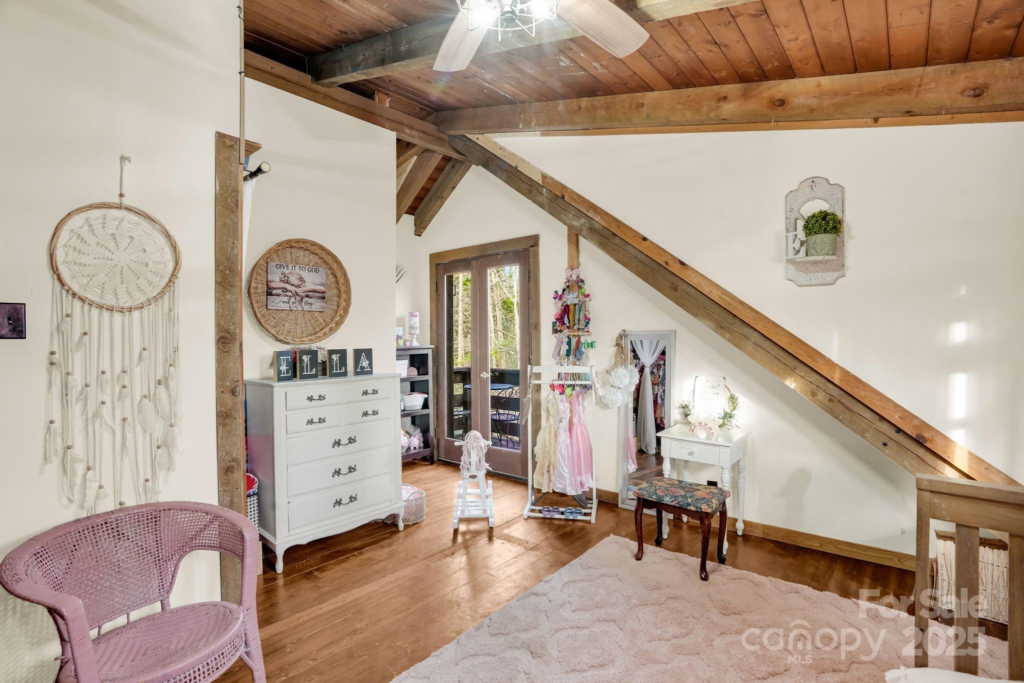 371 Shady Tree Lane
