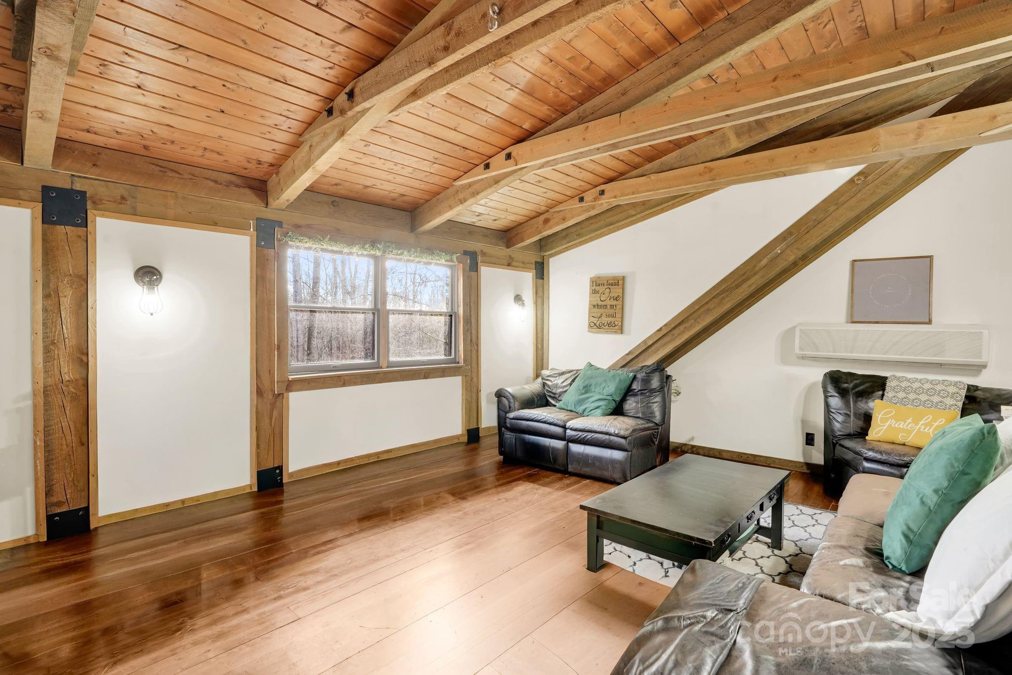 371 Shady Tree Lane