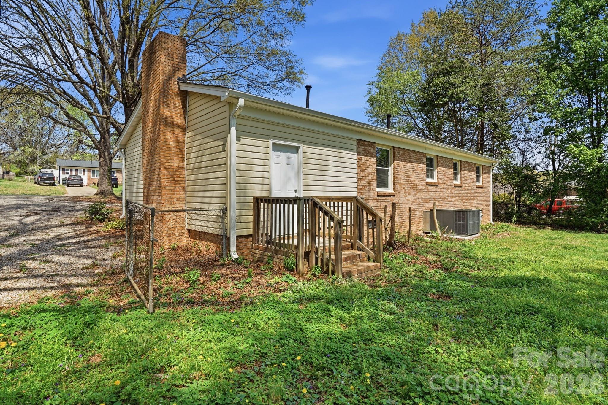 2323 Maplewood Drive