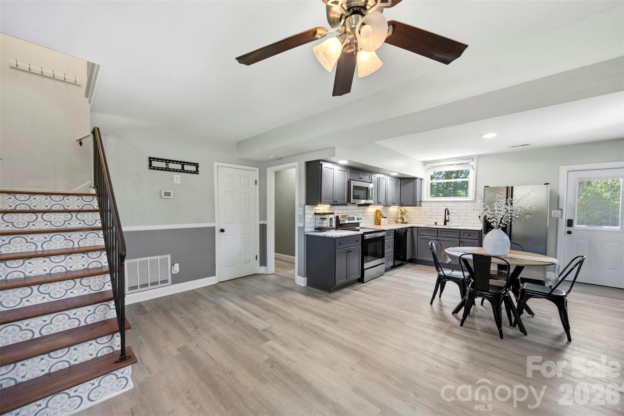 3806 Amsbury Road