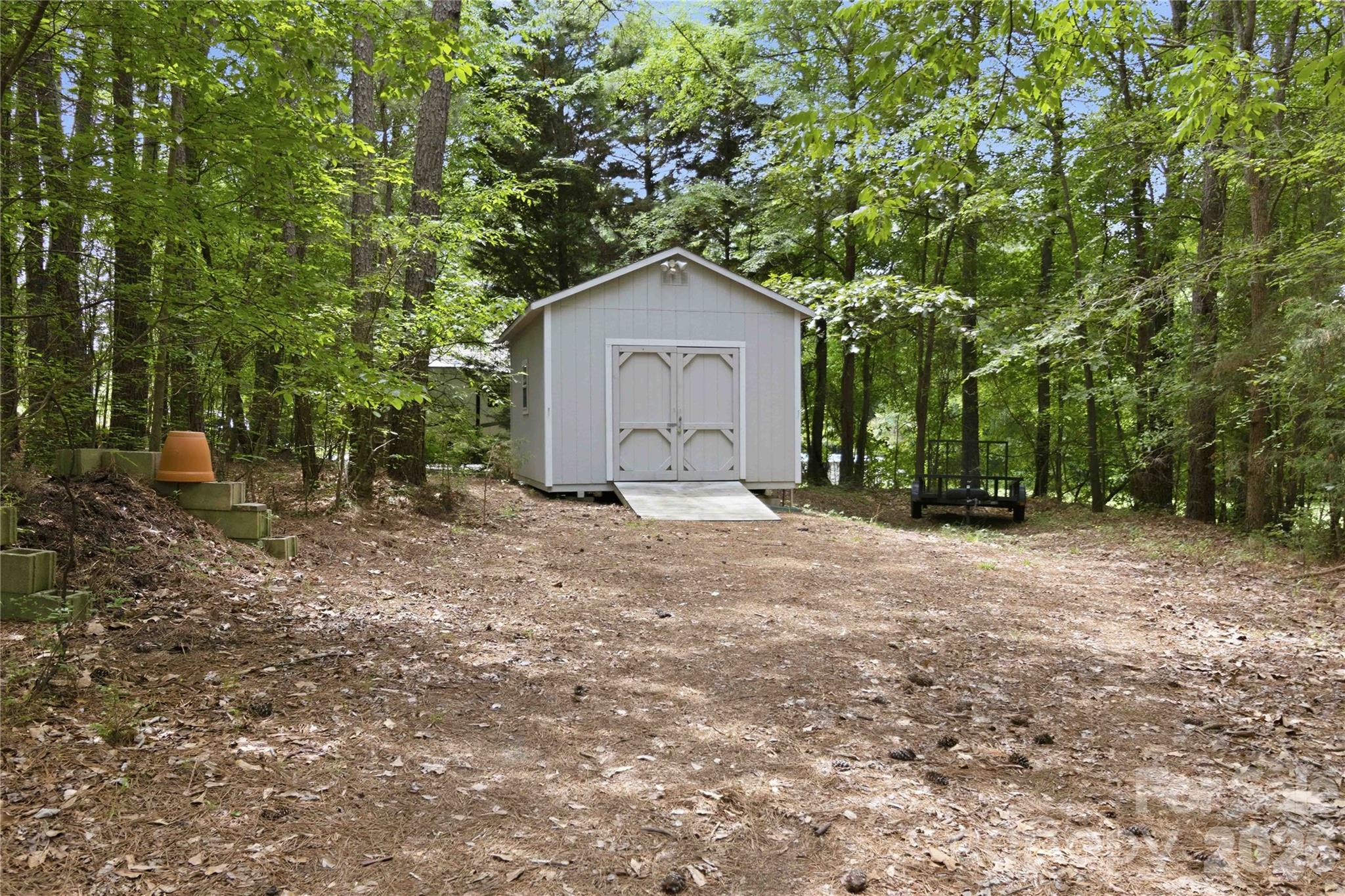 1603 Hunters Place Road