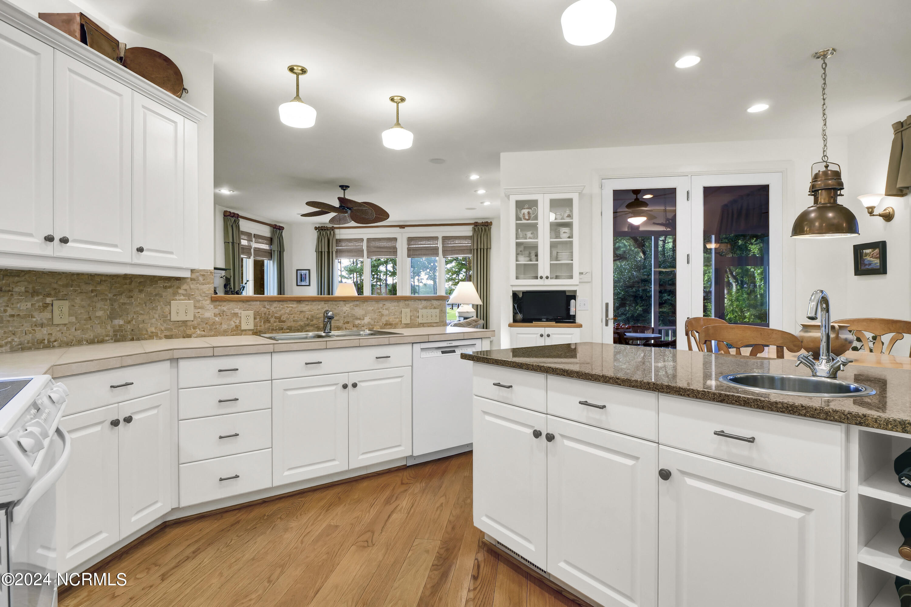 2100 Lee Shore Place