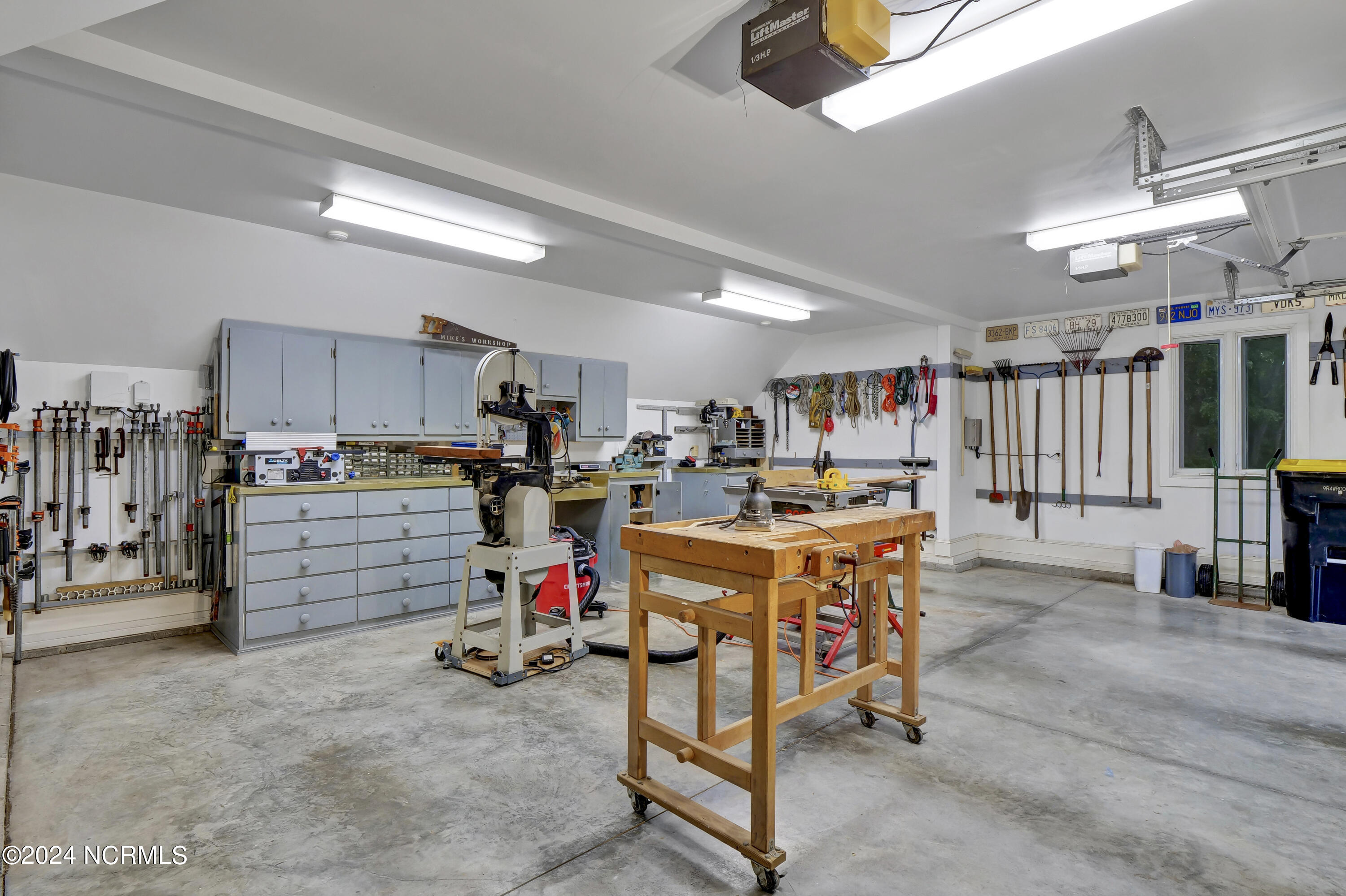 2100 Lee Shore Place