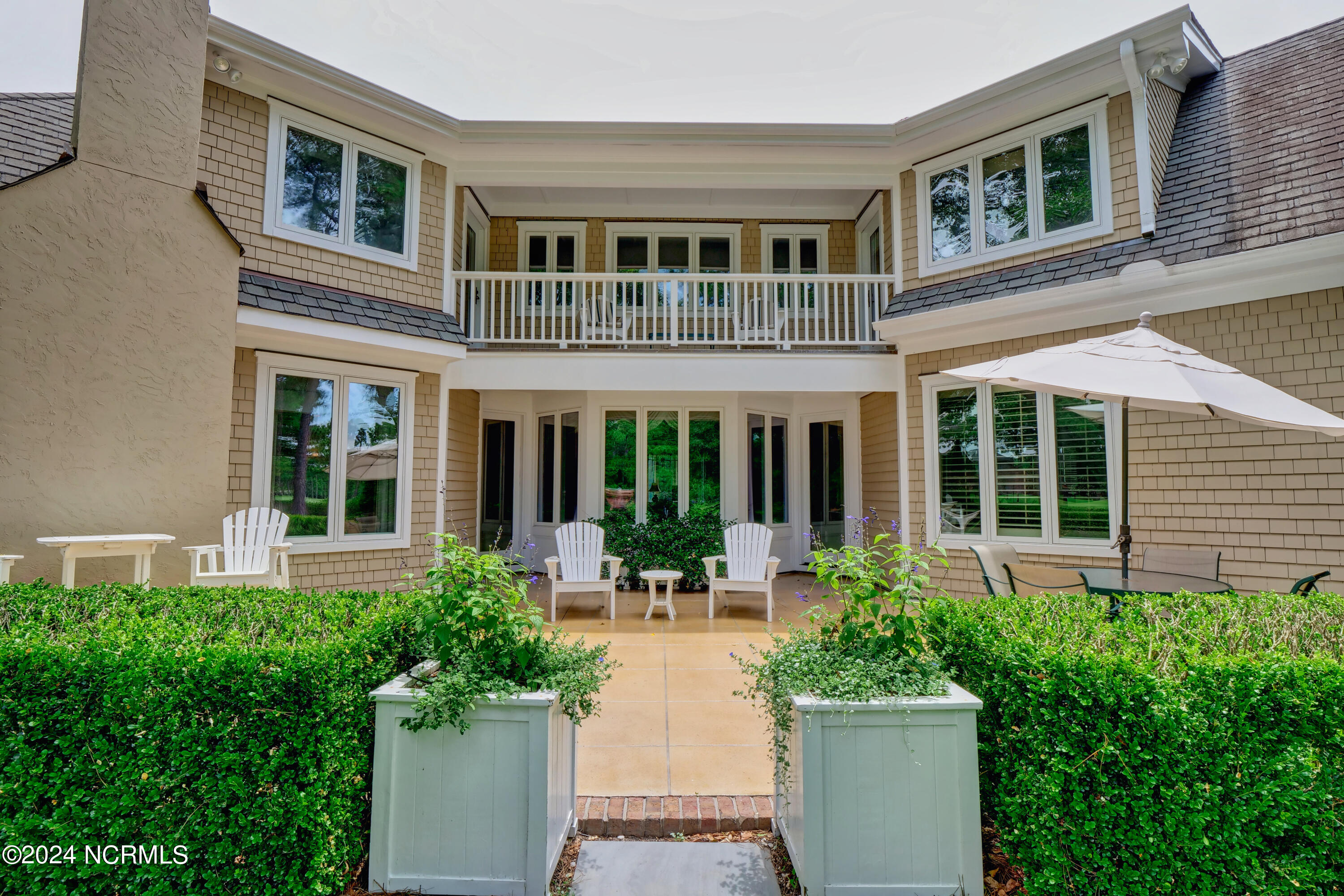 2100 Lee Shore Place