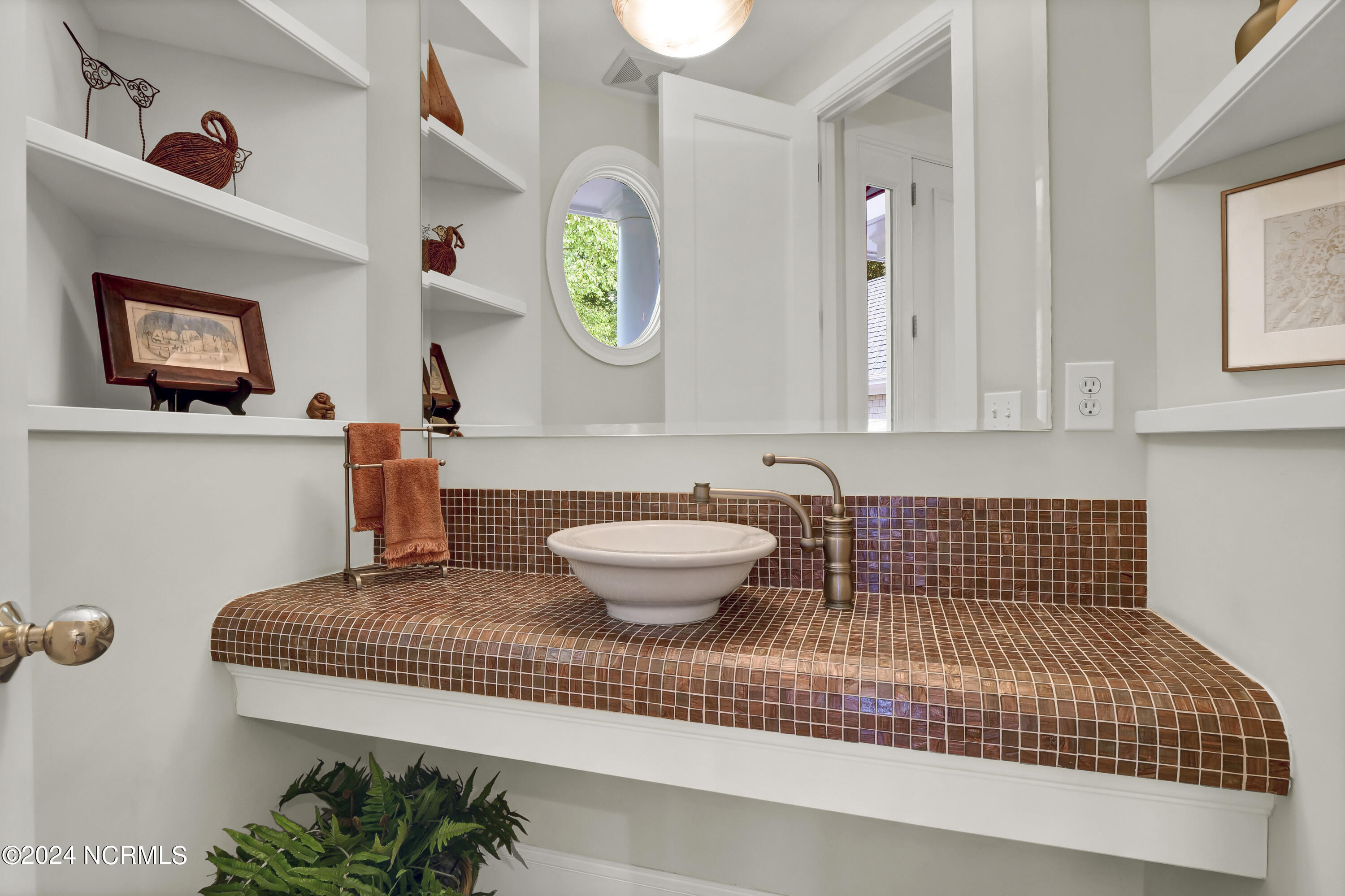 2100 Lee Shore Place