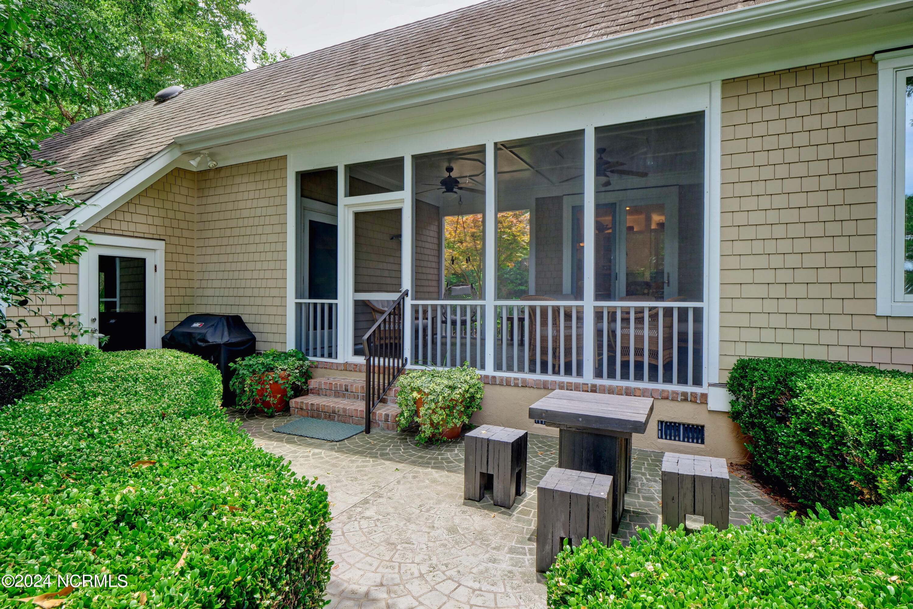 2100 Lee Shore Place