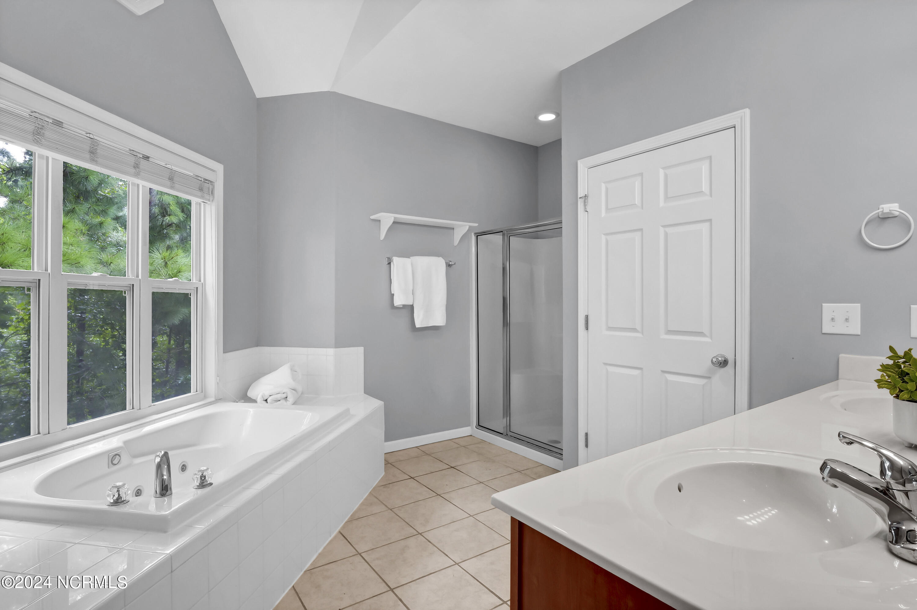 3901 River Front Place, Unit 202