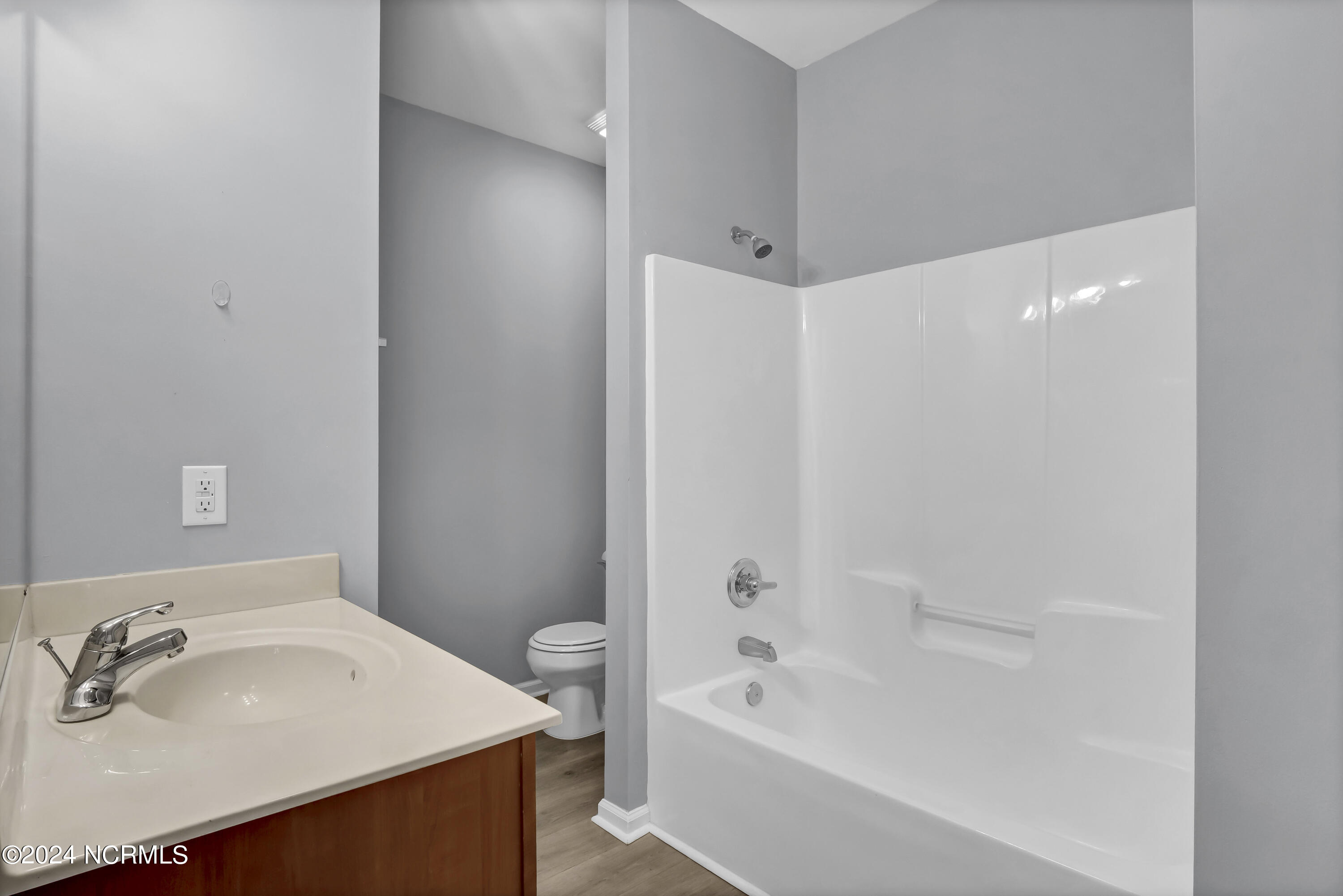 3901 River Front Place, Unit 202