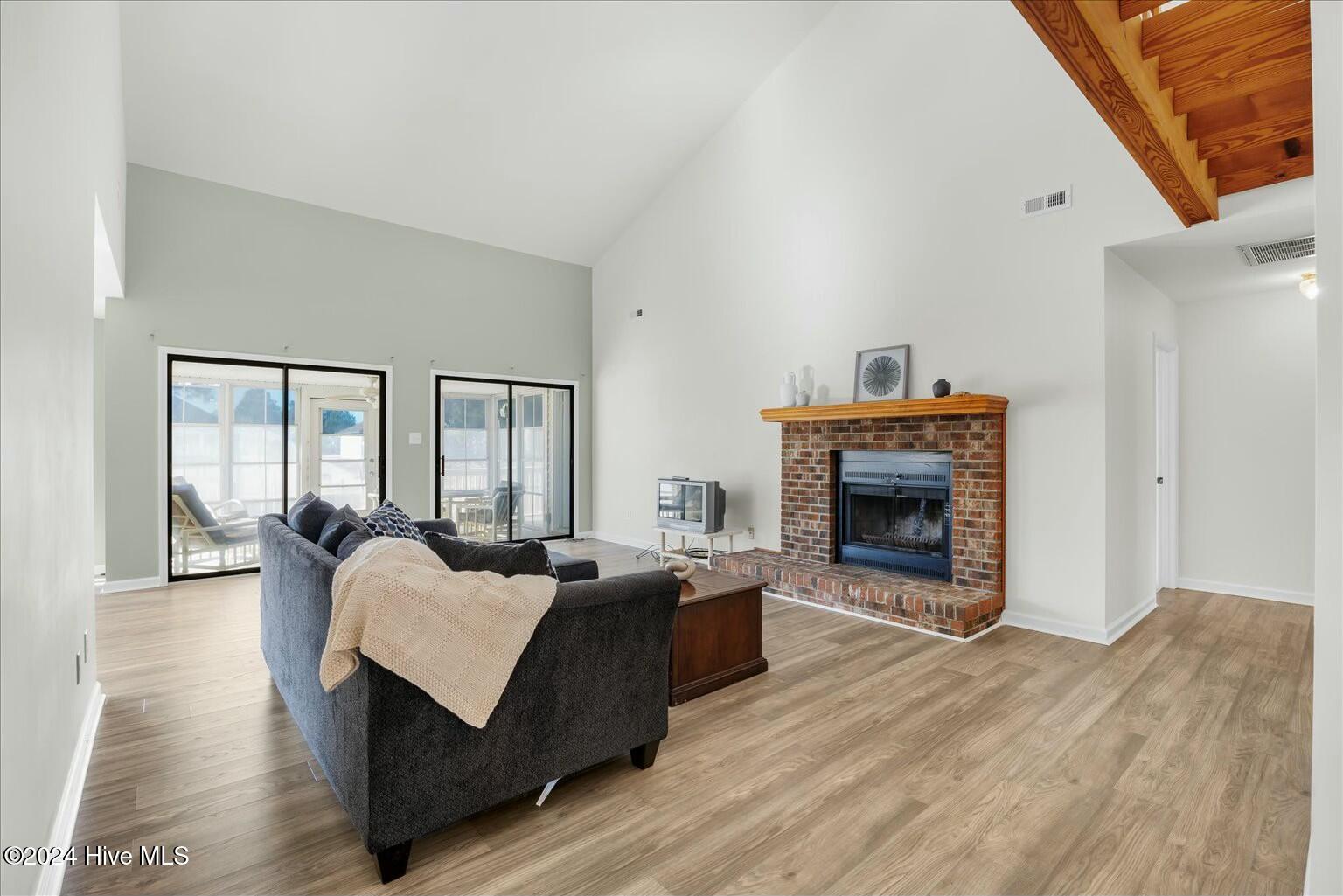 6124 Castleton Court